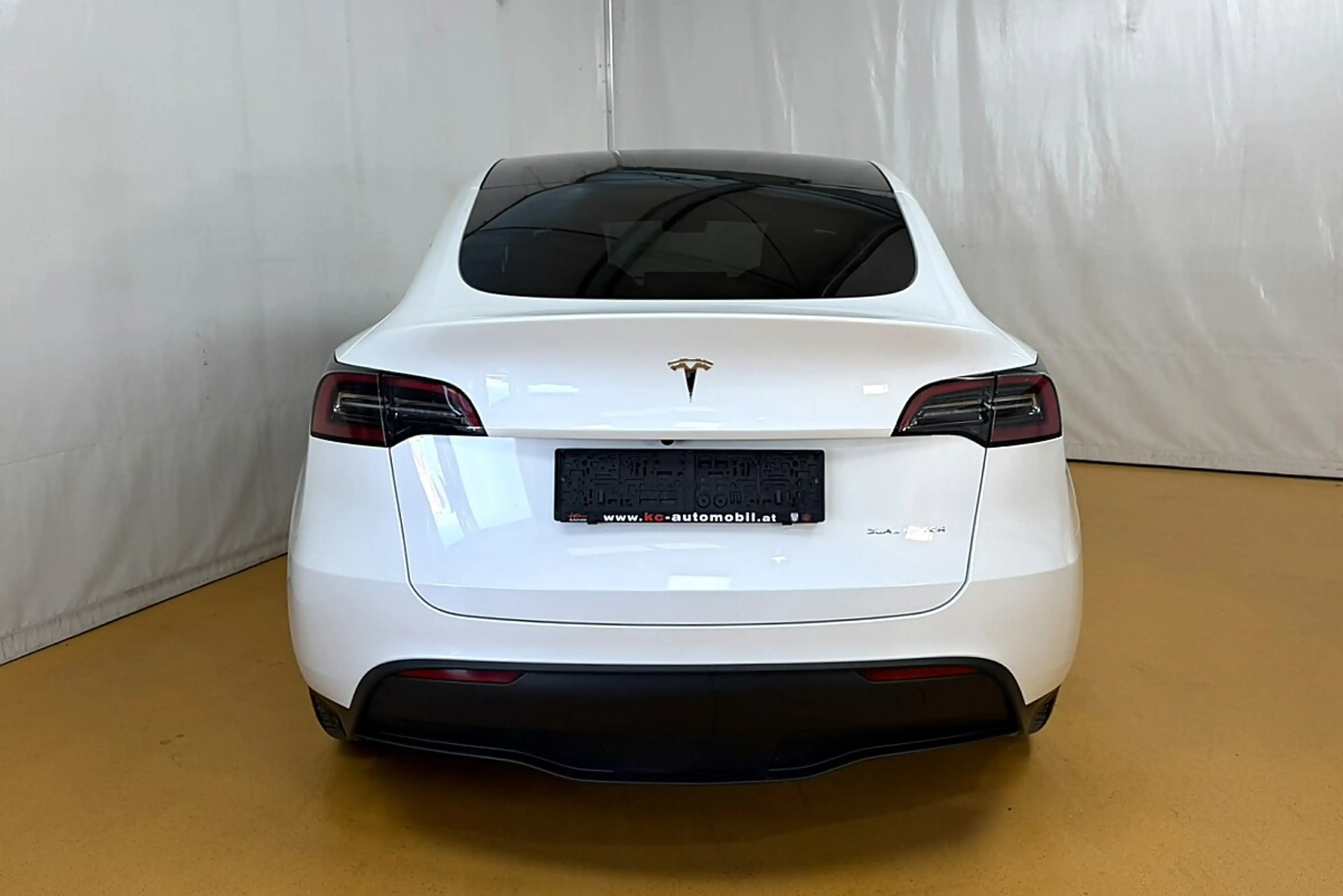 Tesla Model Y Dual Maximale Reichweite Dual AWD — photo 12