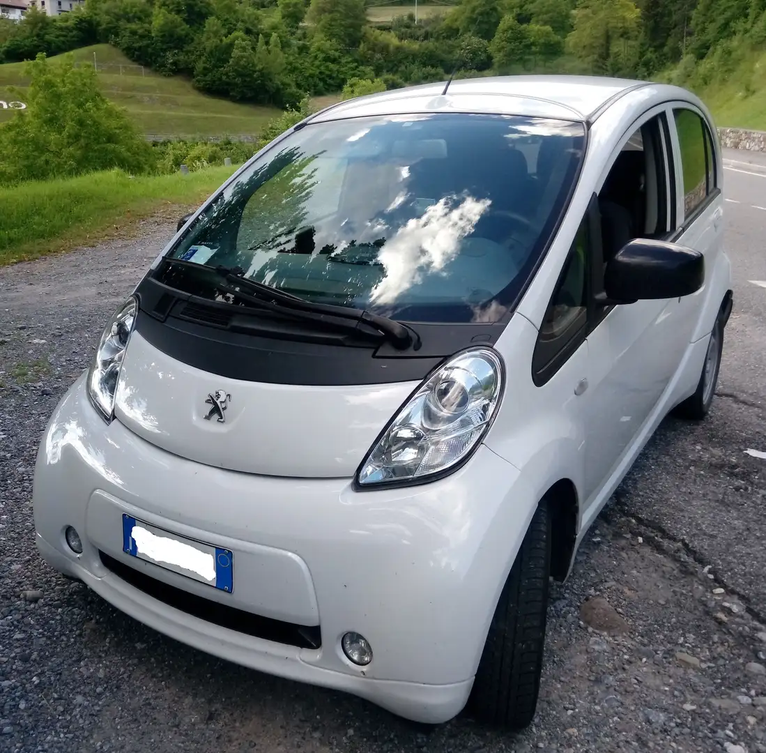 Peugeot iOn Weiß - 1