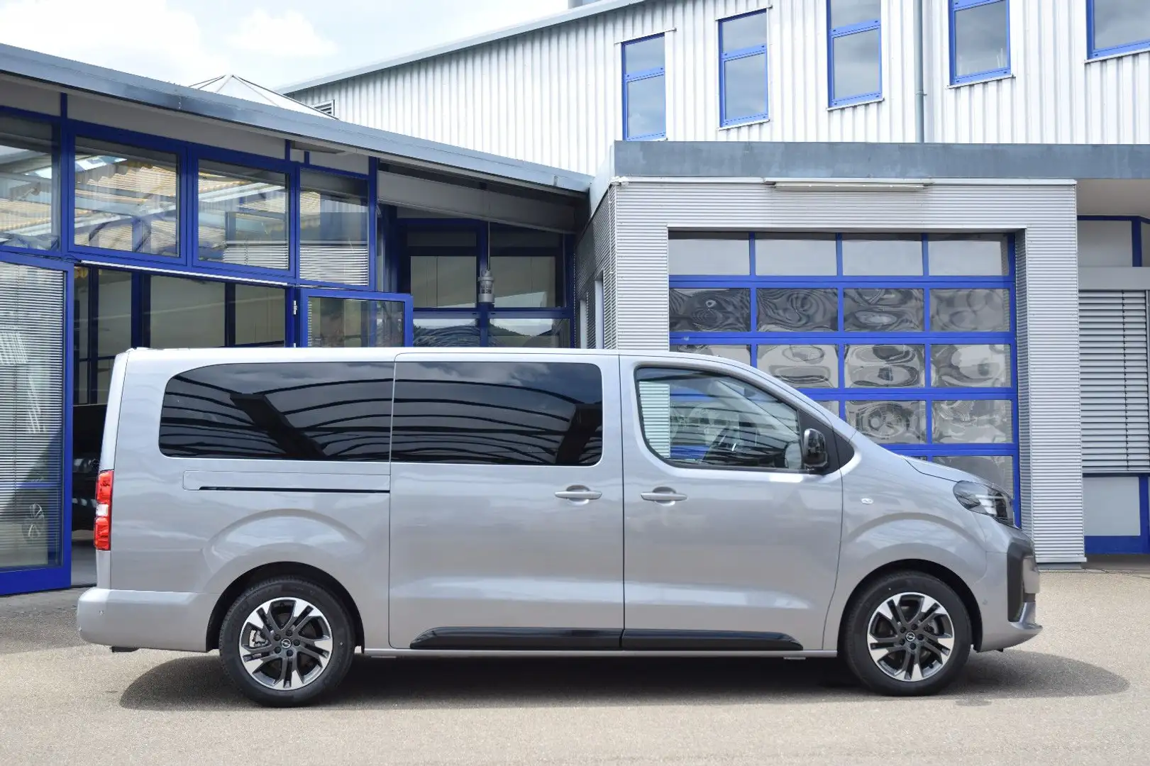 Fiat Ulysse XL ACC EL. TÜRE PANO AHK 7-SITZE TISCH Noir - 2