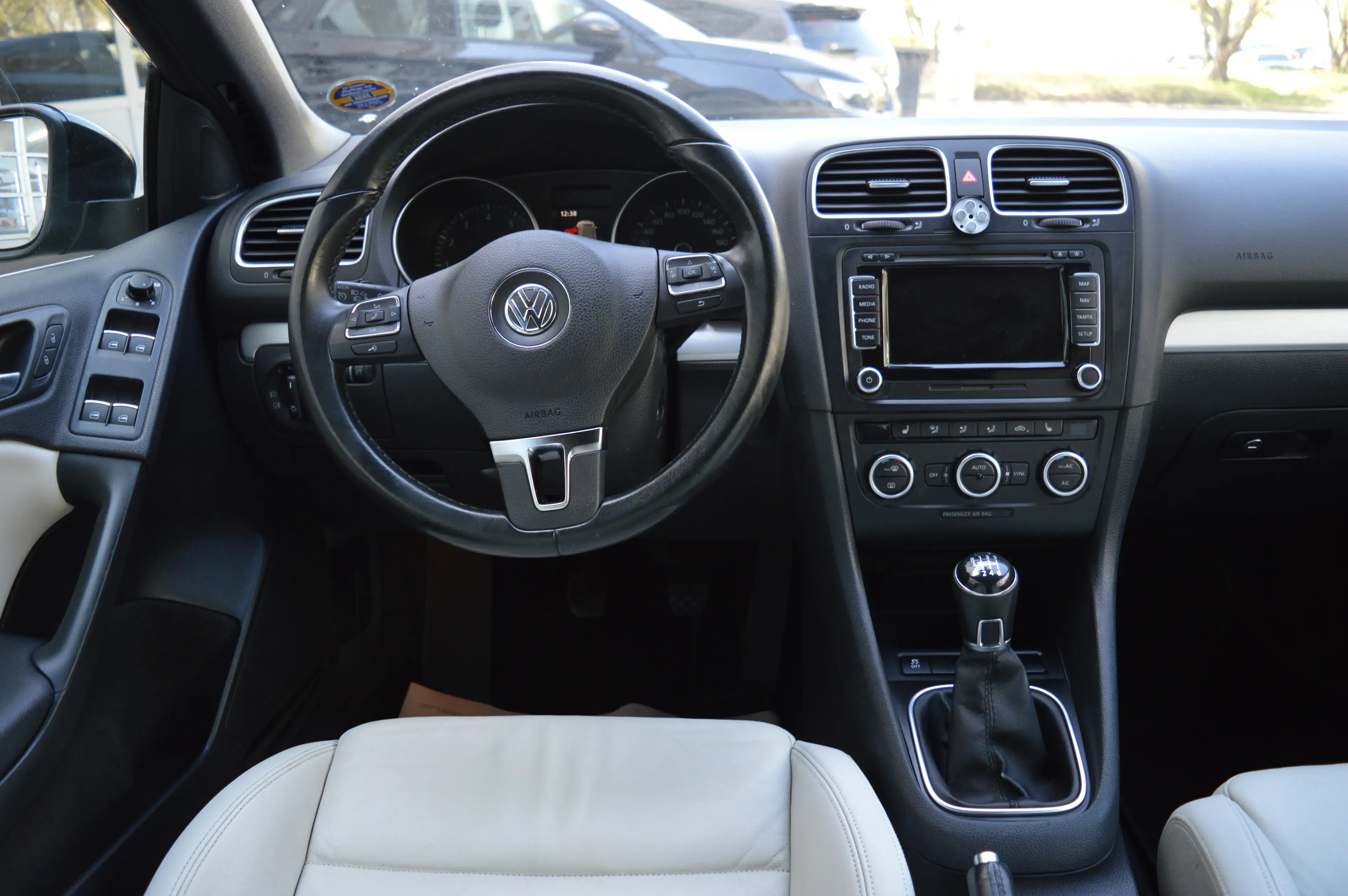 Volkswagen Golf Cabriolet Cup*Leder*Navi*Xenon* — photo 9