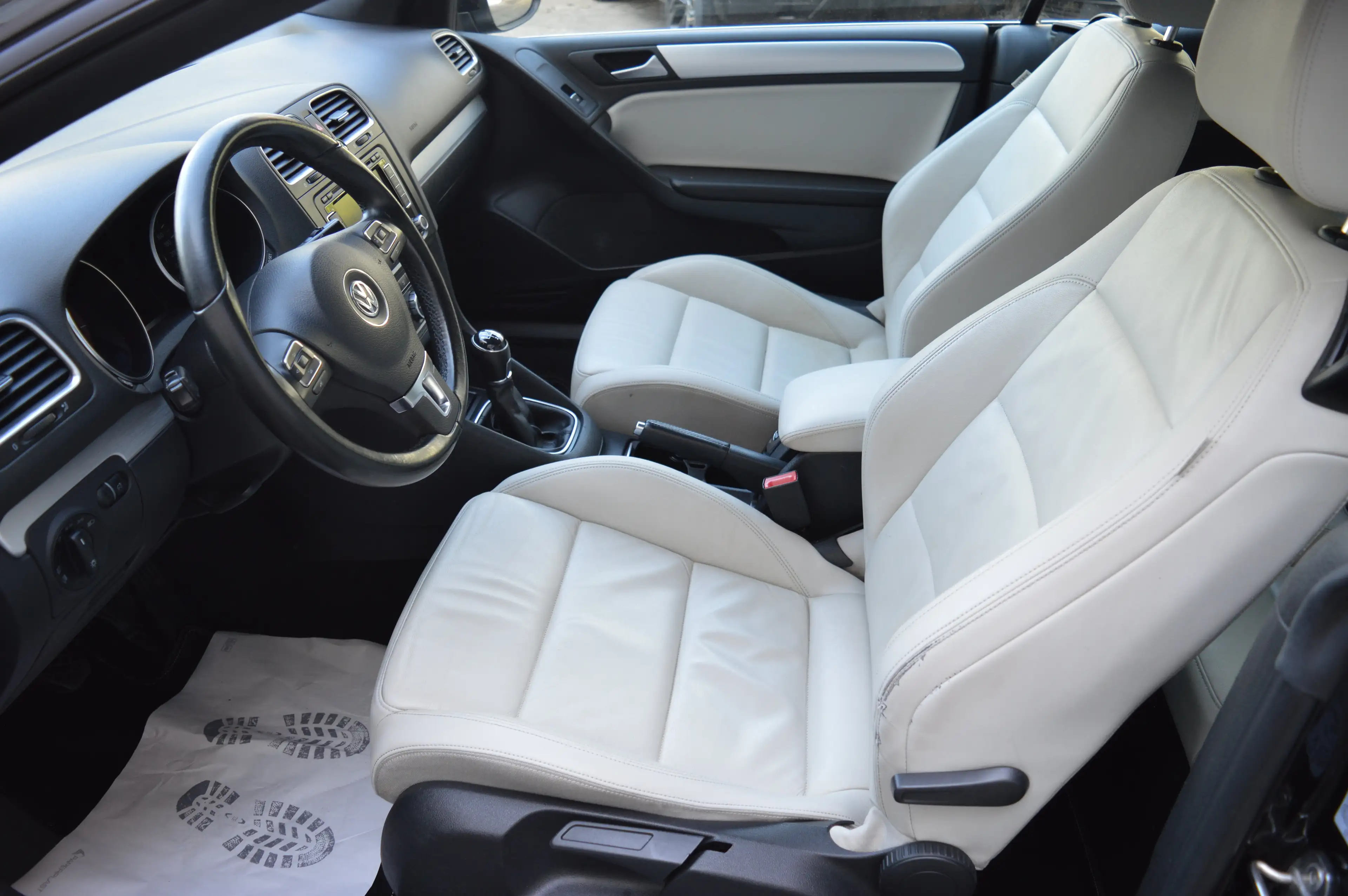 Volkswagen Golf Cabriolet Cup*Leder*Navi*Xenon* — photo 10