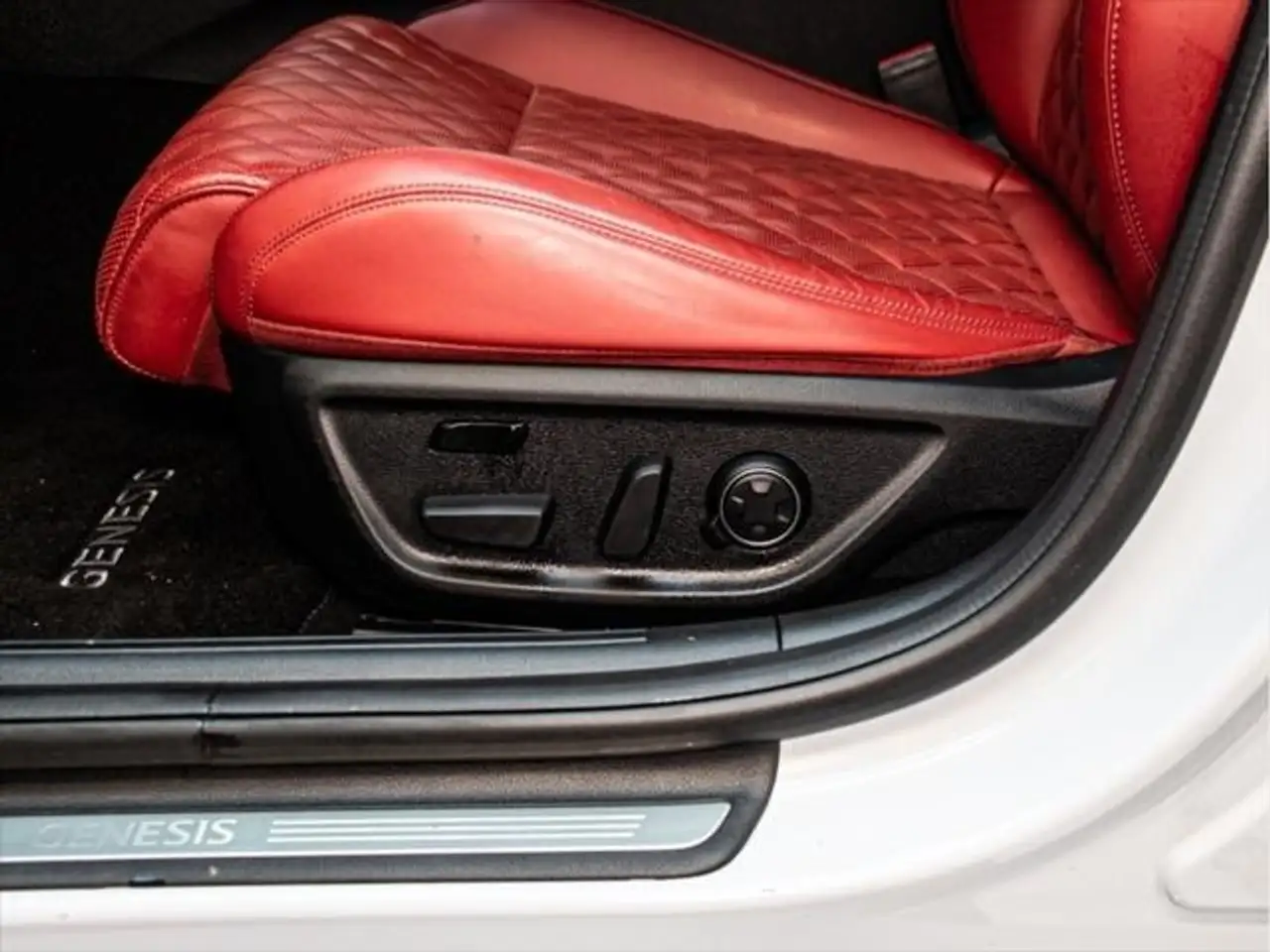 Genesis G70 снимка Genesis G70