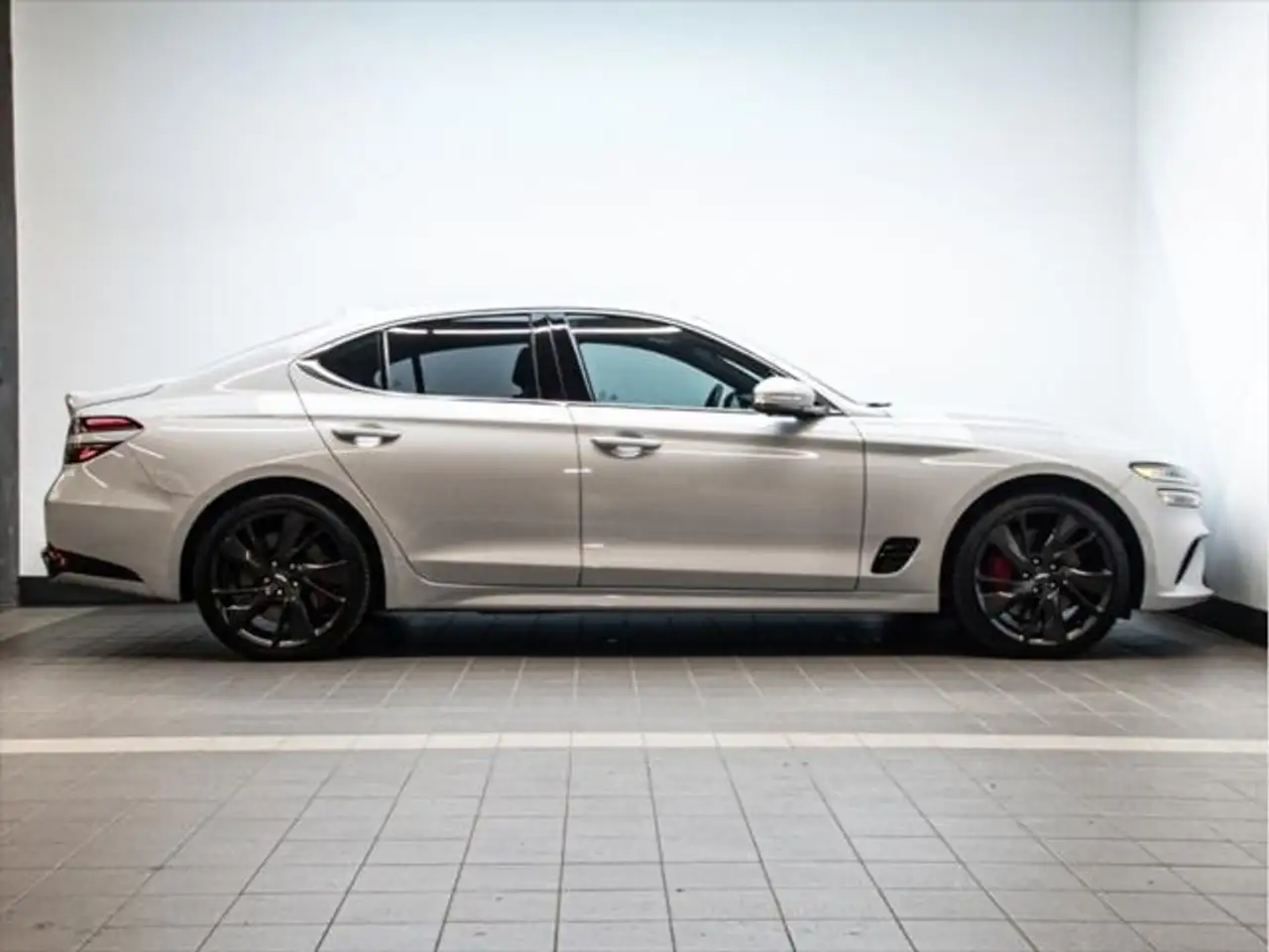 Genesis G70 снимка Genesis G70