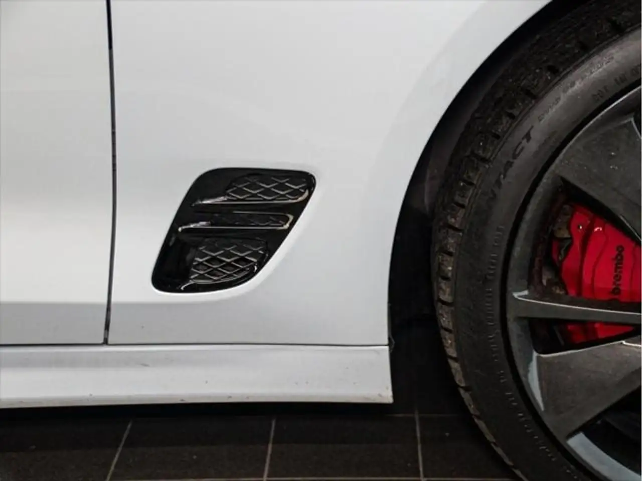 Genesis G70 снимка Genesis G70