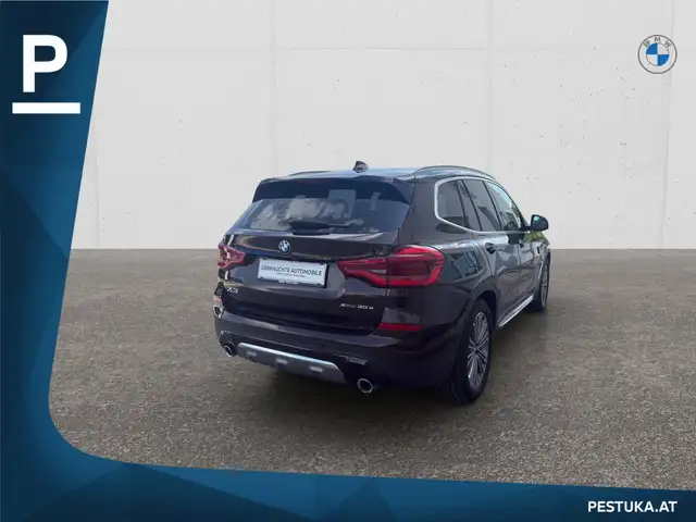 BMW X3 view 4