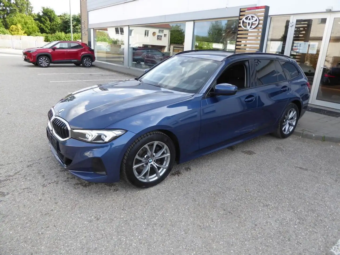 BMW 318 d Touring Aut. *LED*CURVED*AHK* Blau - 2