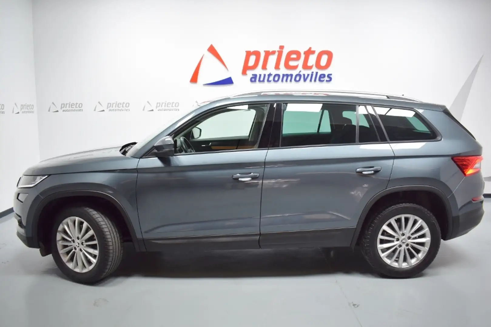 Skoda Kodiaq 2.0TDI AB tech Ambition 4x2 DSG 110kW (4.75) Gris - 2