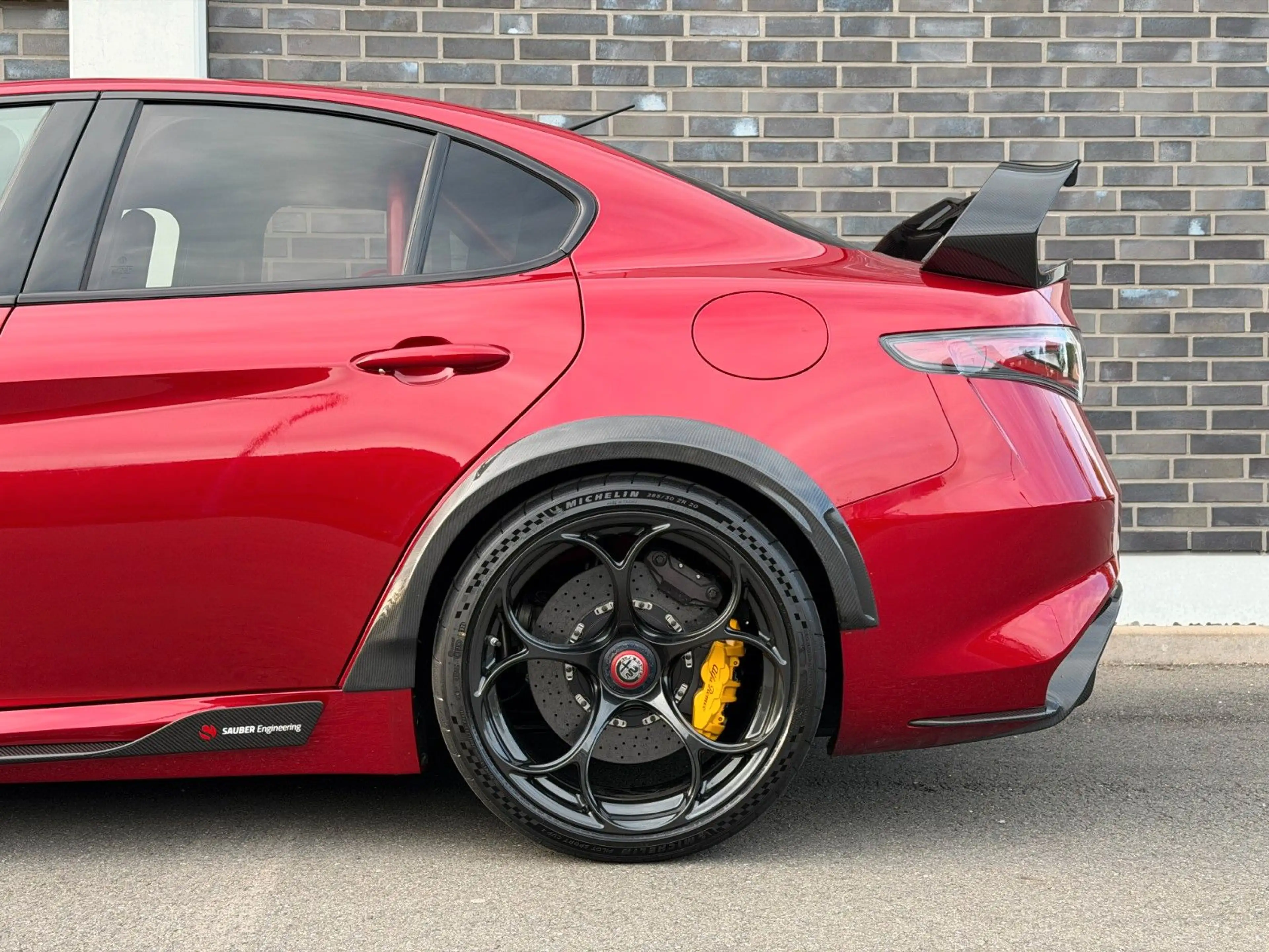 Alfa Romeo Giulia Quadrifoglio GTAm - No. 333/500 - 1. Hd — photo 10