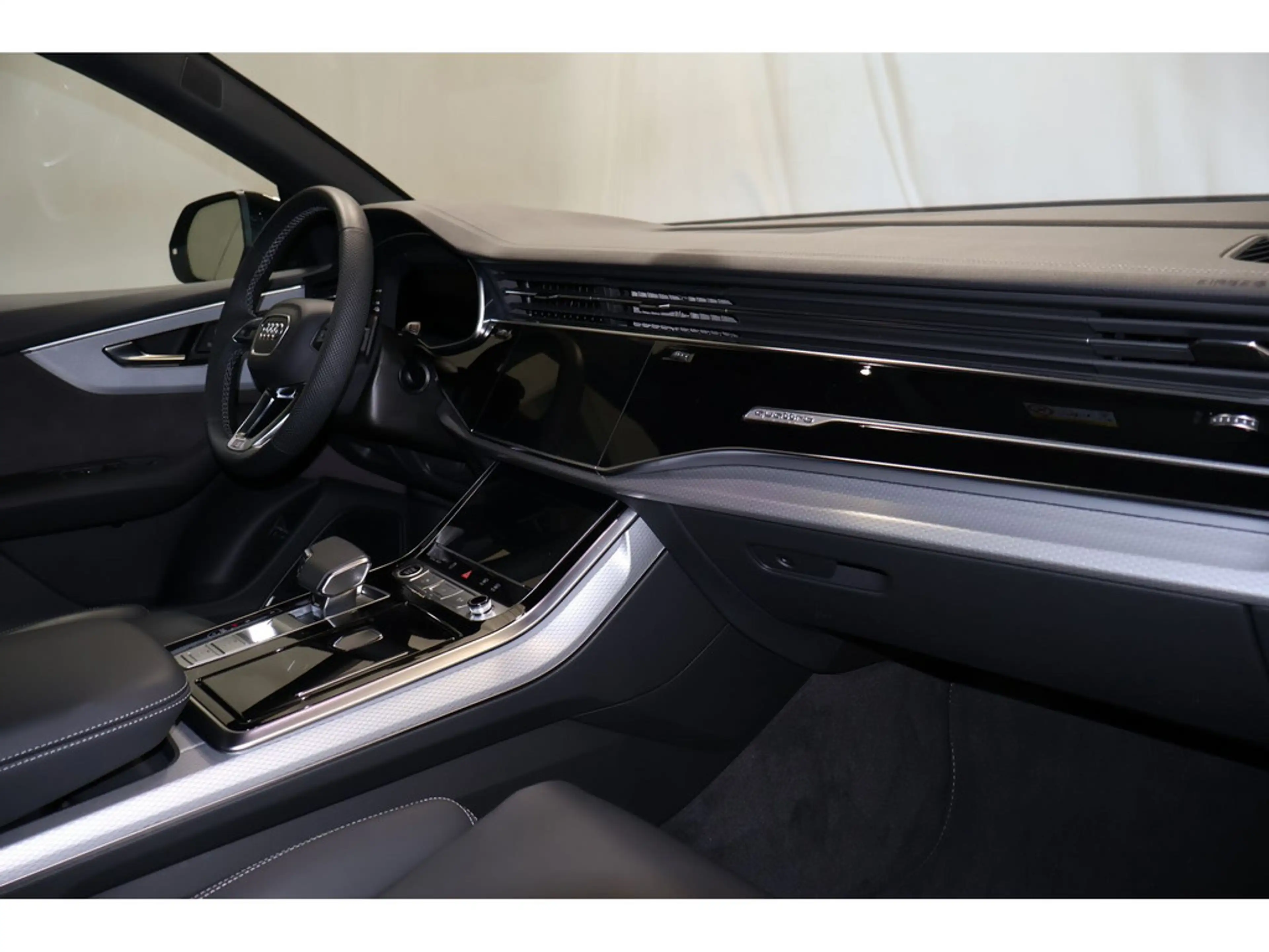 Audi Q8 60 TFSI e quattro B&O*Panorama*Matrix-LED * — photo 15