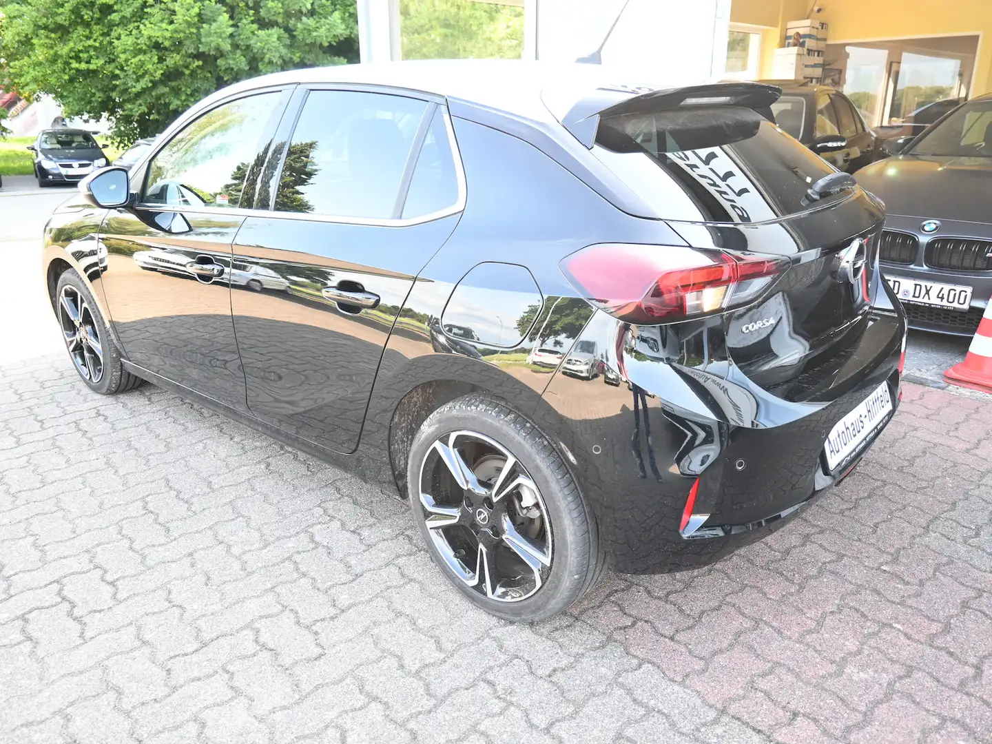 Opel Corsa 1.2 Turbo *Elegance-Cosmo* Navi Leder LED Schwarz - 2