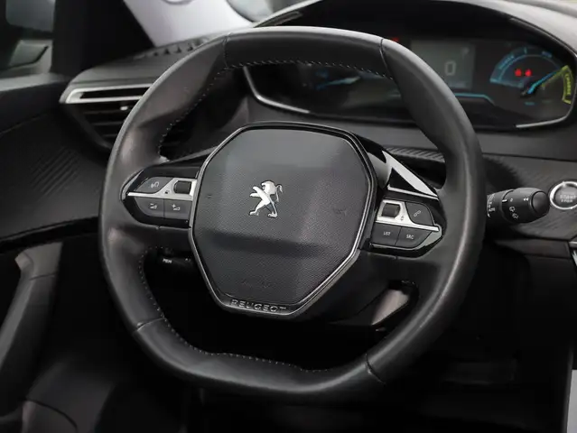 Peugeot E-2008 view 15