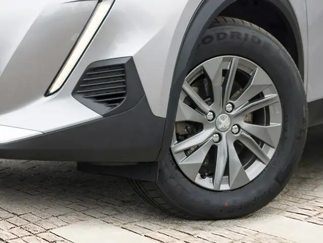 Peugeot E-2008 view 5