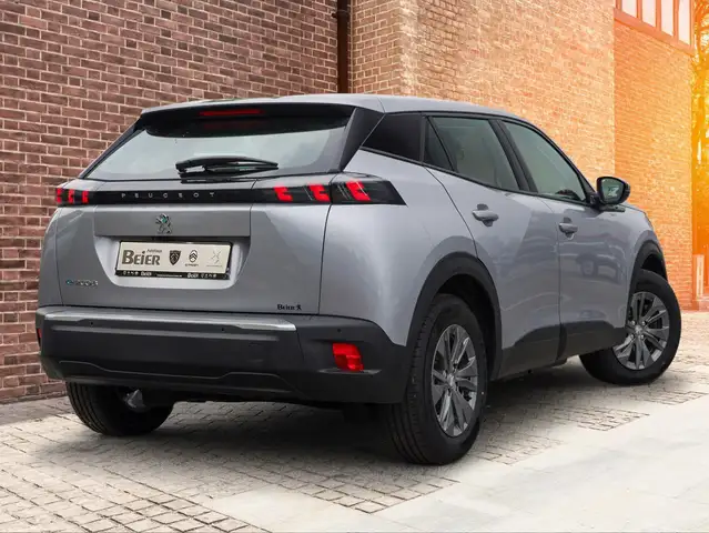 Peugeot E-2008 view 4