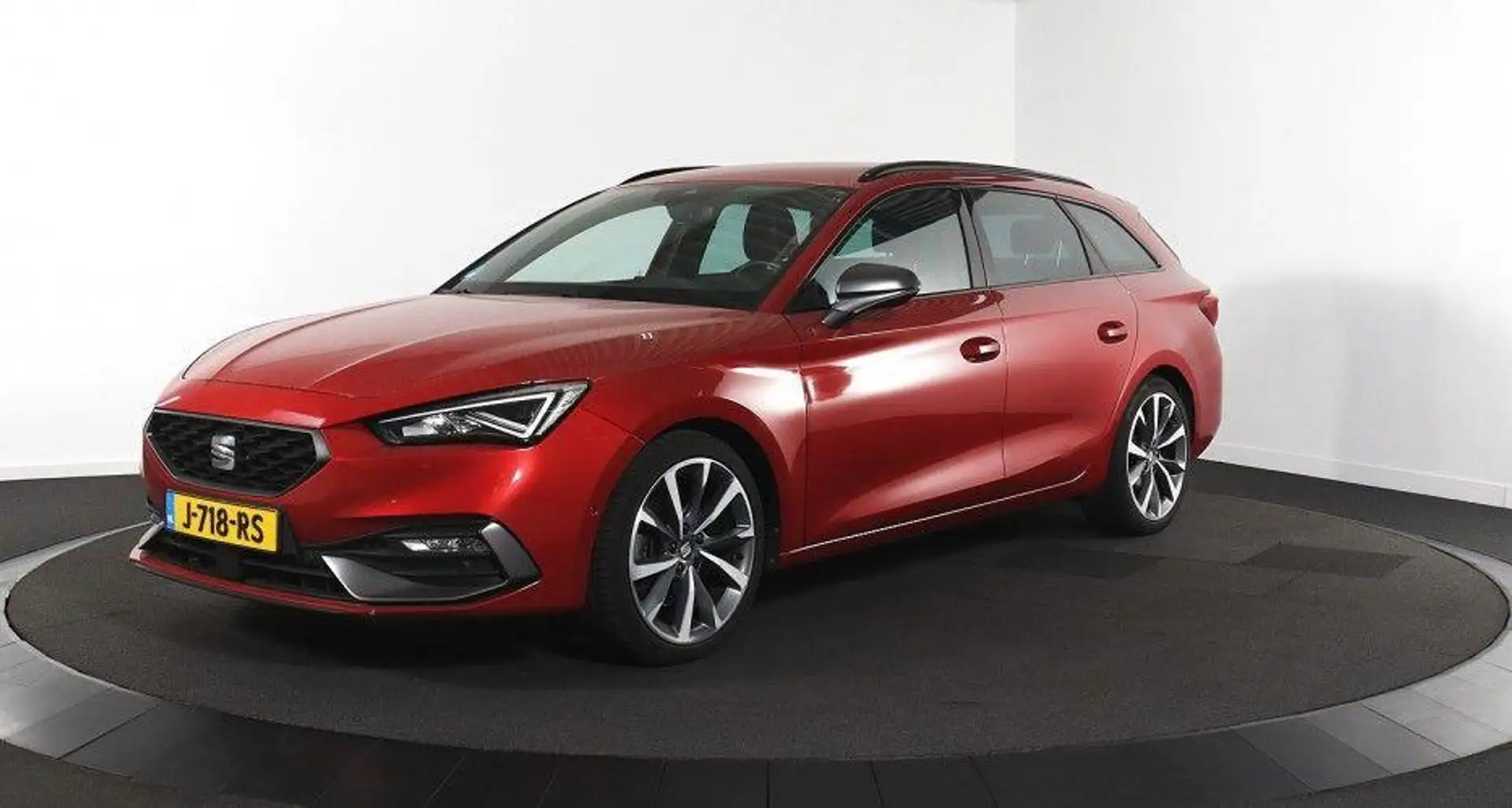 SEAT Leon Sportstourer 1.5 eTSI FR Parelmoer kleur / 12mnd g Rouge - 1