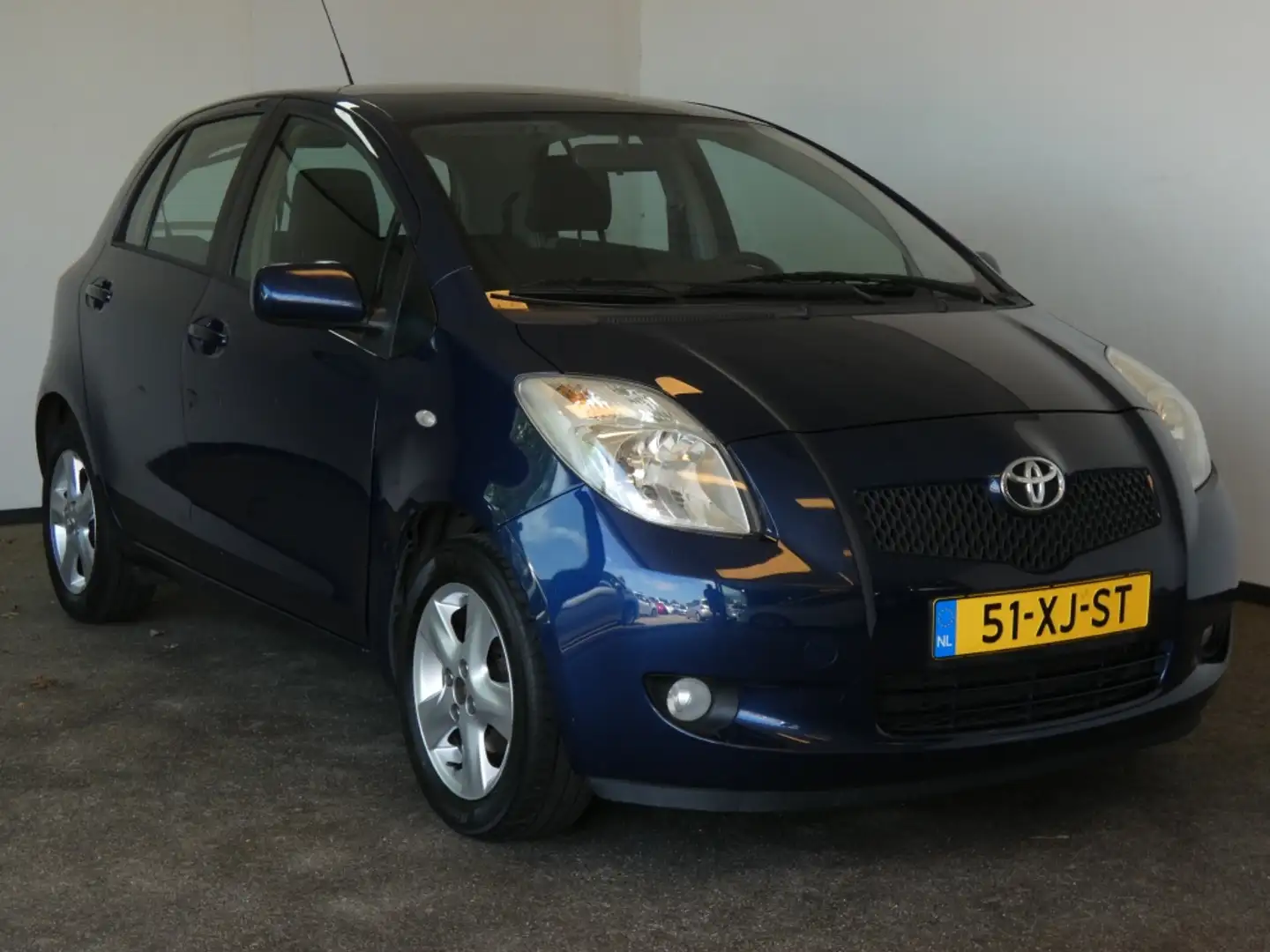 Toyota Yaris 1.3 VVTi Luna MMT Automaat! Bleu - 2