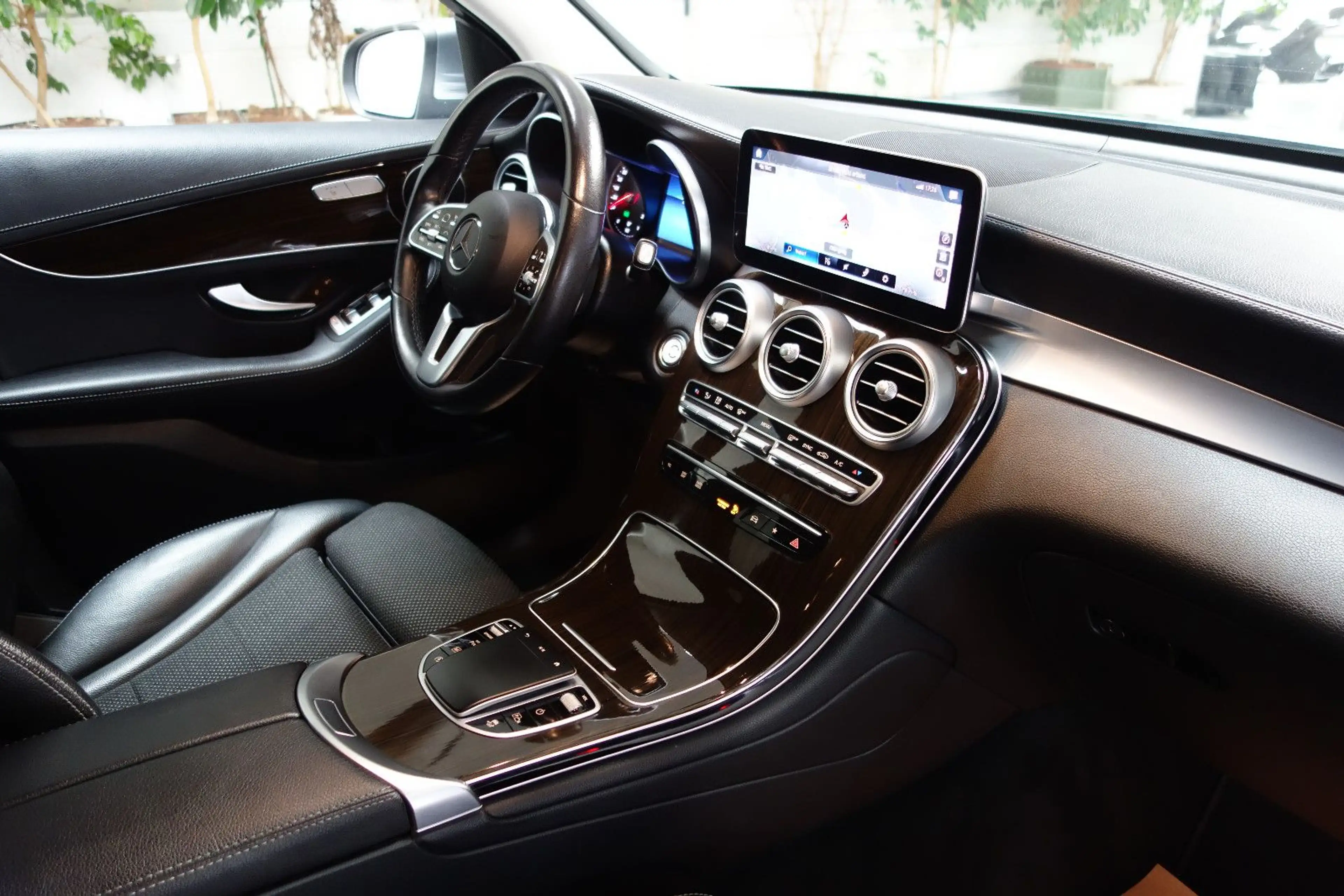 Mercedes-Benz GLC 200 d 4Matic Designo 9G/Leder/MBUX/Distronic+ — photo 11