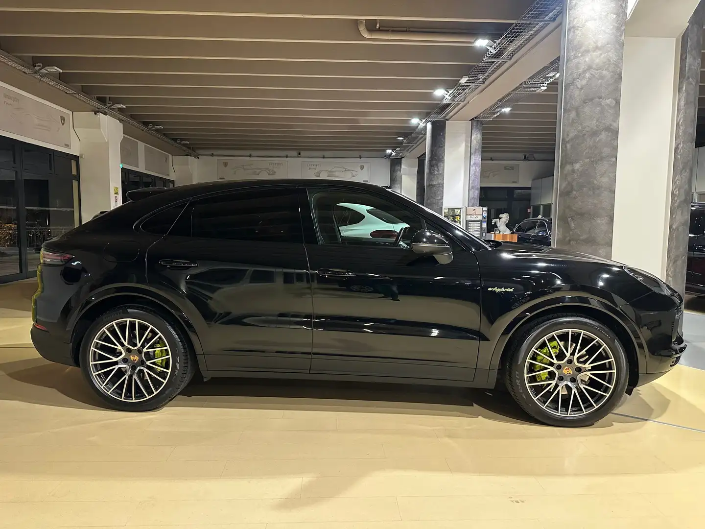 Porsche Cayenne Cayenne Coupe 3.0 e-hybrid  tiptronic Nero - 2