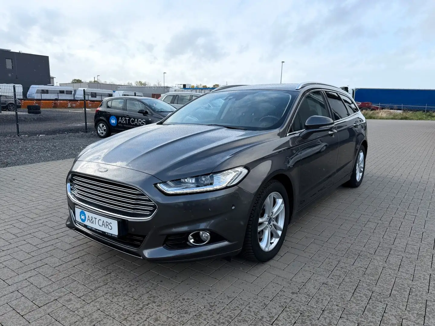 Ford Mondeo Titanium/Leder/Sitzheizung/LED Scheinwerf Grau - 1