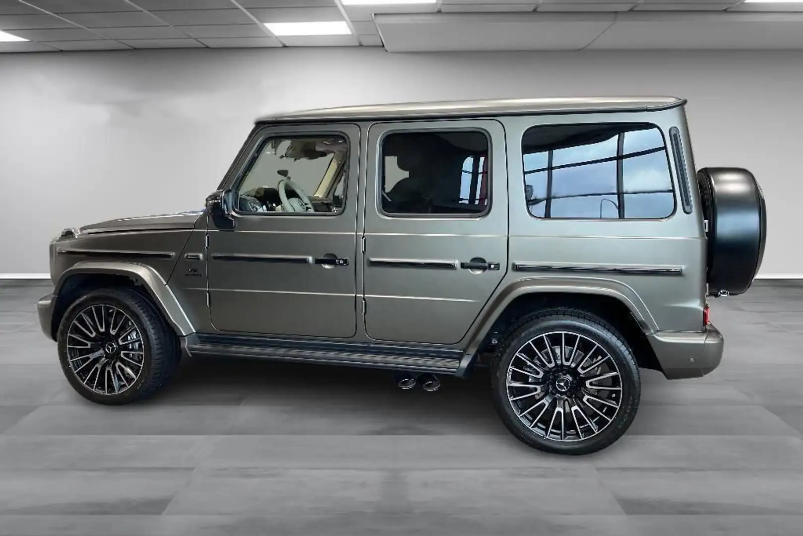 Mercedes-Benz G 63 AMG SUPERIOR Line*Pano*ACC*HUK*SitzKlima* Gris - 2