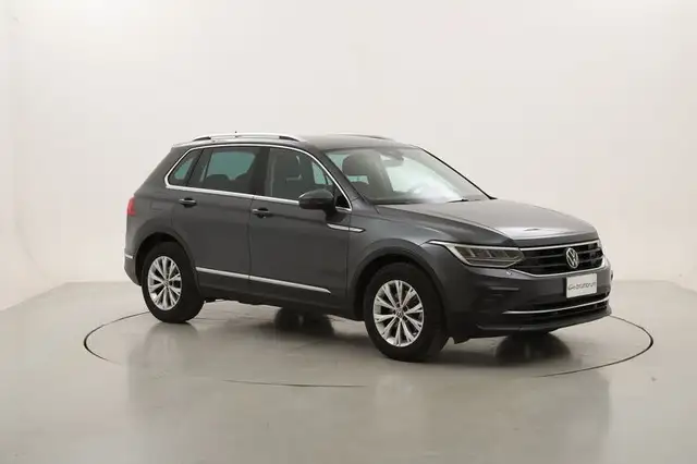 Volkswagen Tiguan view 7