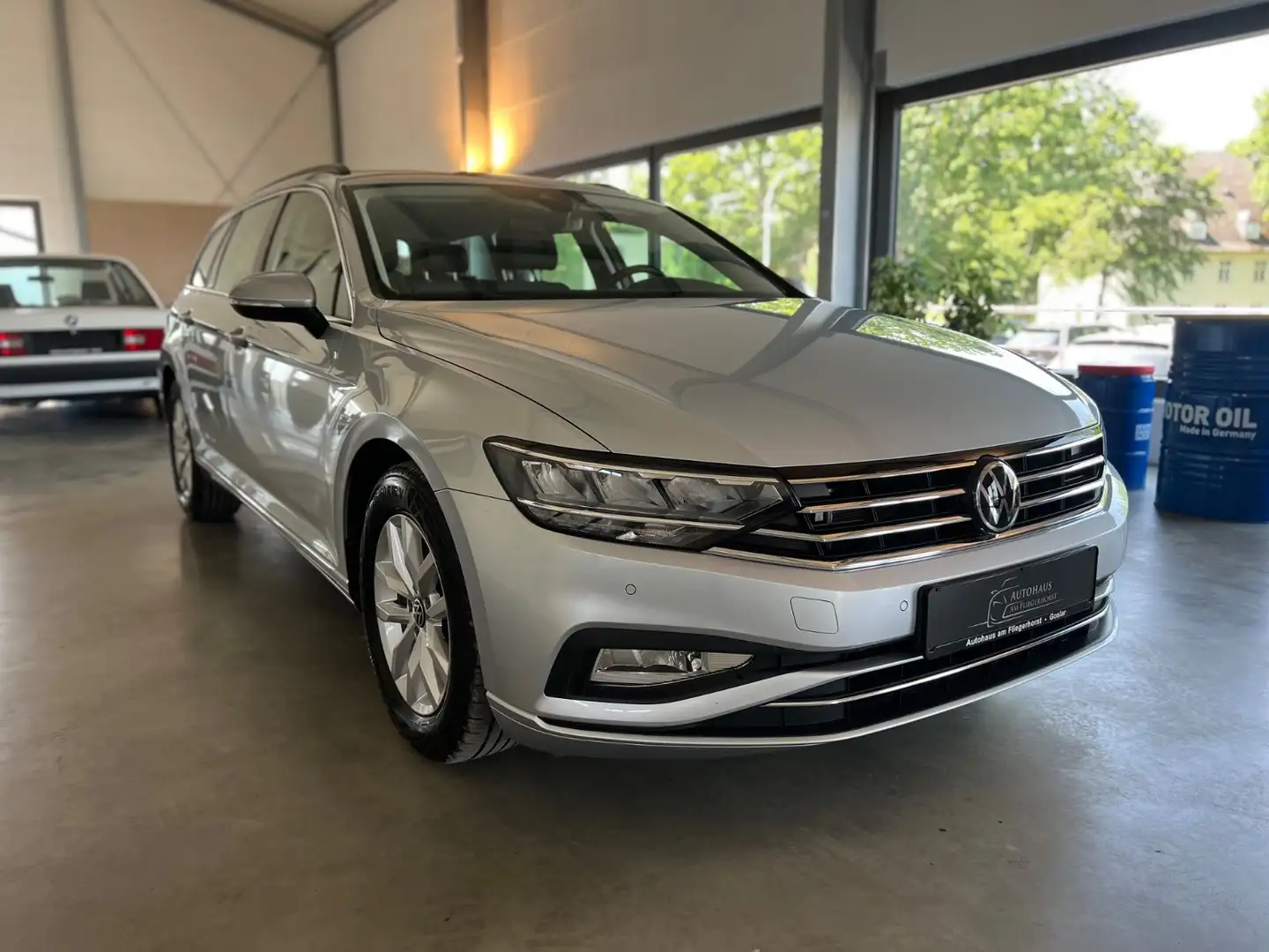 Volkswagen Passat Variant /Business/LED/Kam/DSG/SHZ/CarPlay Silber - 2