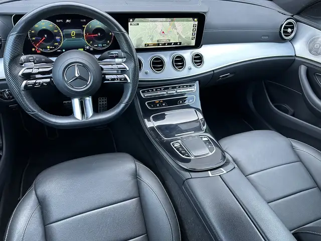 Mercedes-Benz 220 view 15