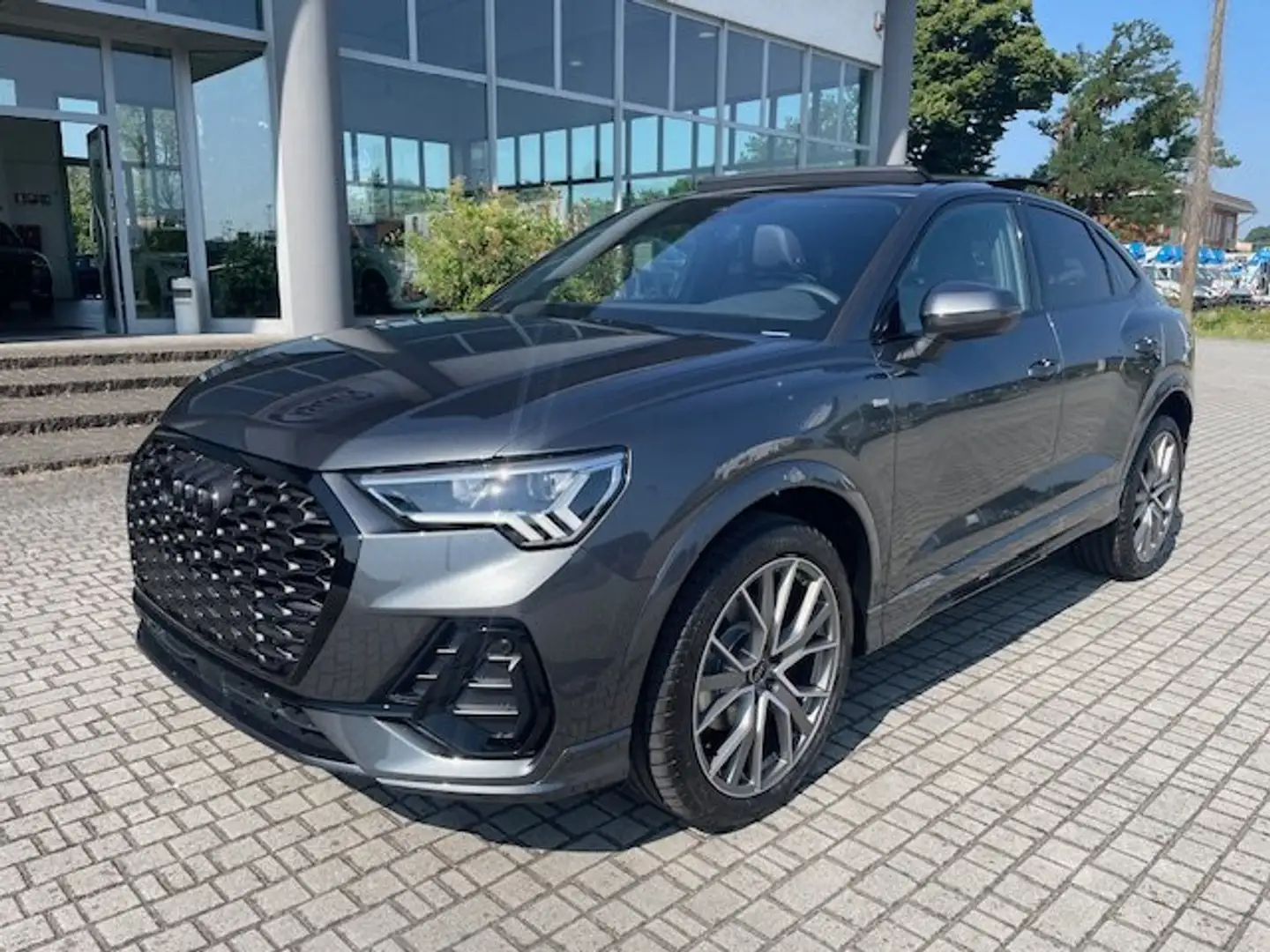 Audi Q3 SPB Sportback 35 TDI S tronic S Line KM.0 TETTO/20 Grigio - 2