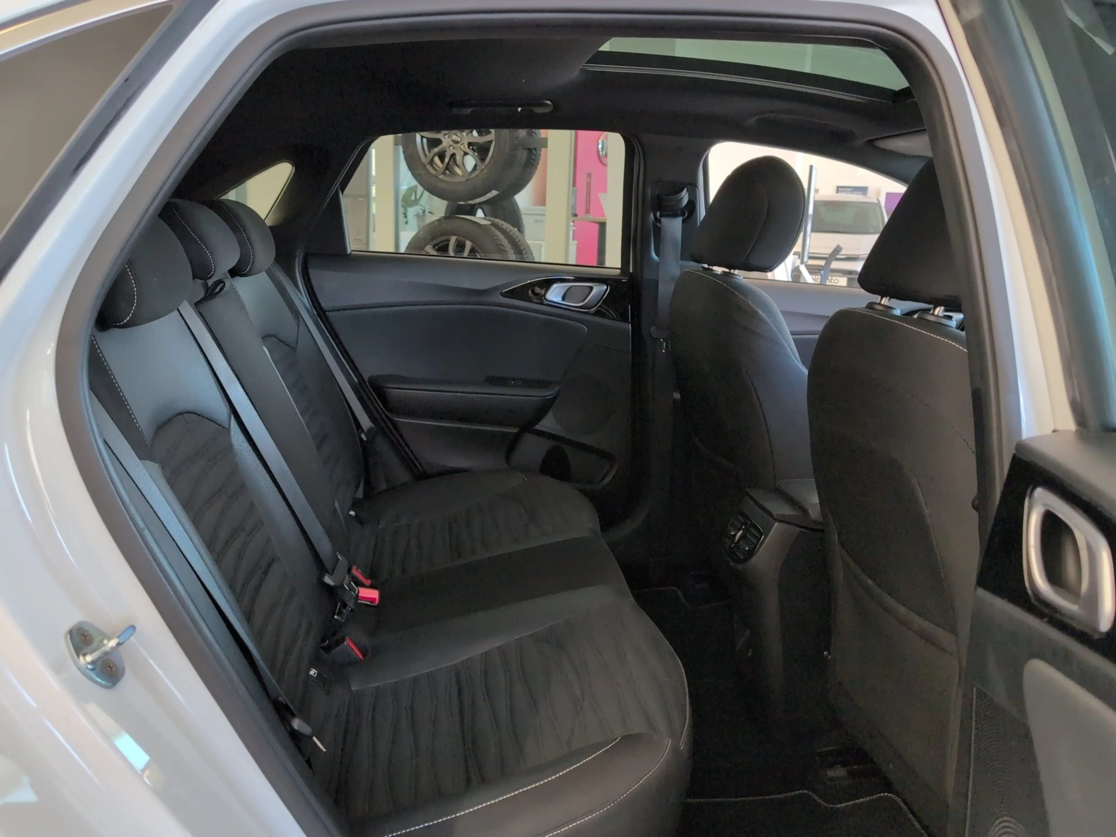 Kia Ceed / cee'd Ceed 1.5 T-GDI DCT GT-Line Glasdach Navi — photo 12