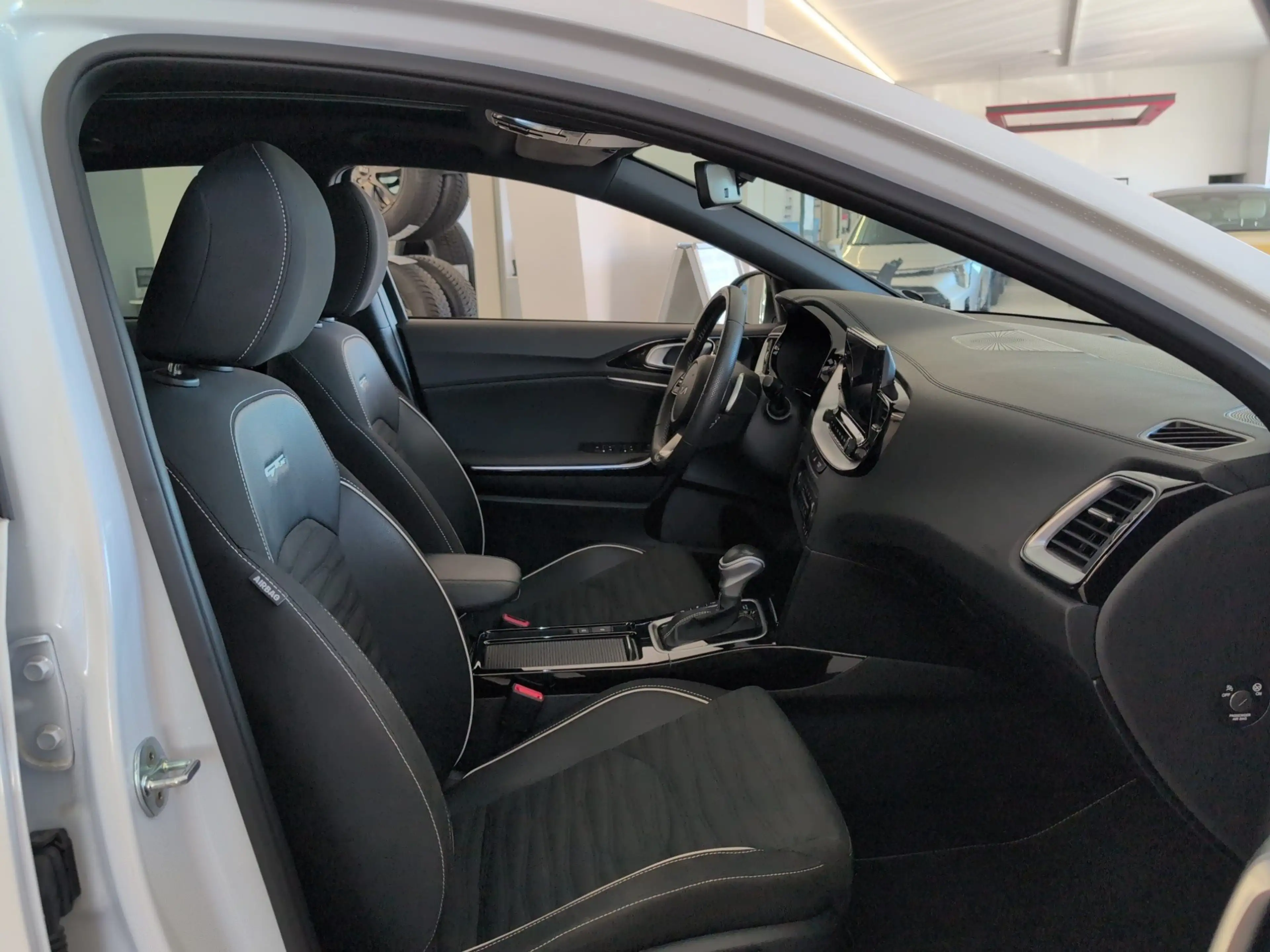 Kia Ceed / cee'd Ceed 1.5 T-GDI DCT GT-Line Glasdach Navi — photo 13