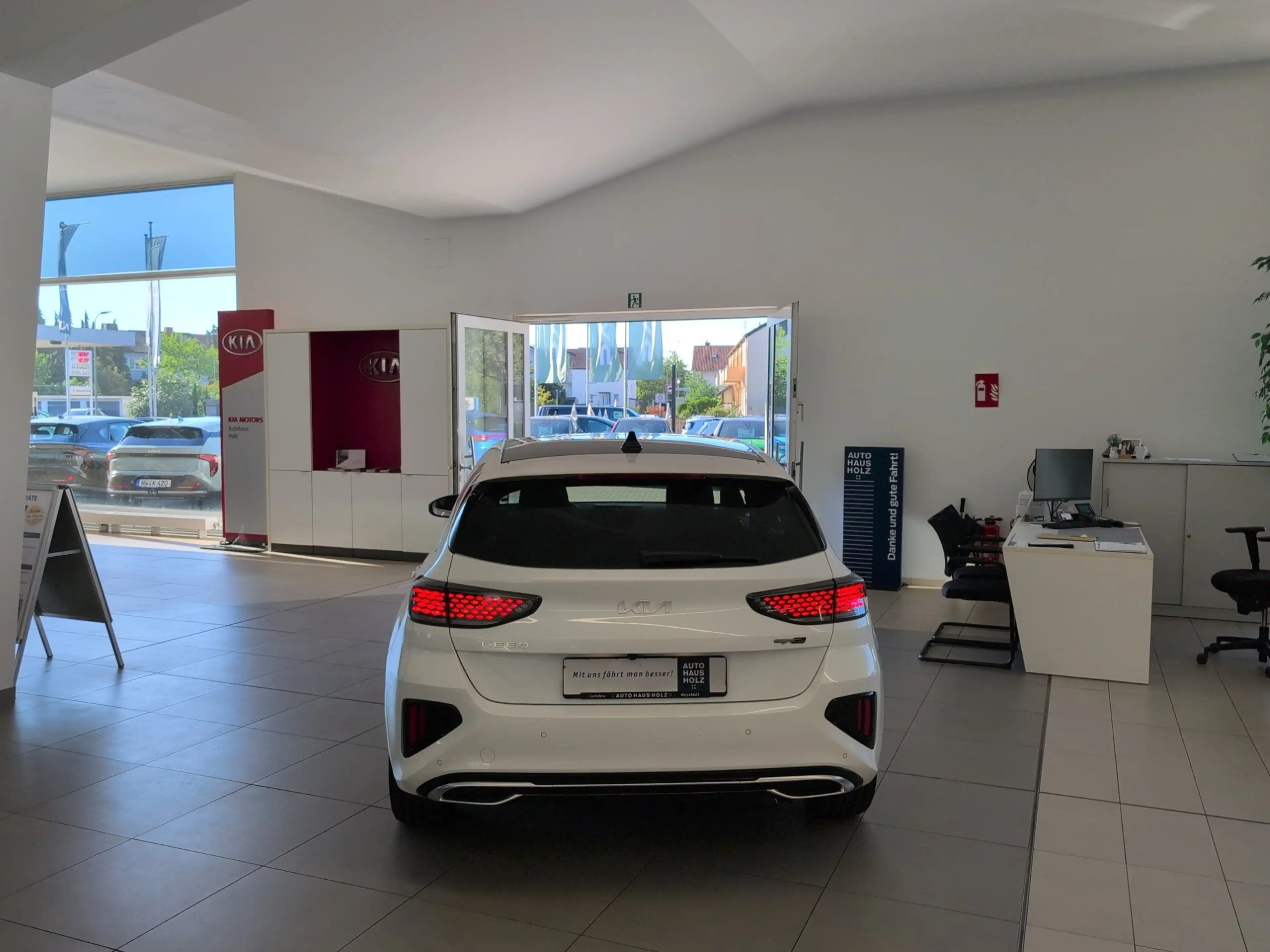 Kia Ceed / cee'd Ceed 1.5 T-GDI DCT GT-Line Glasdach Navi — photo 3