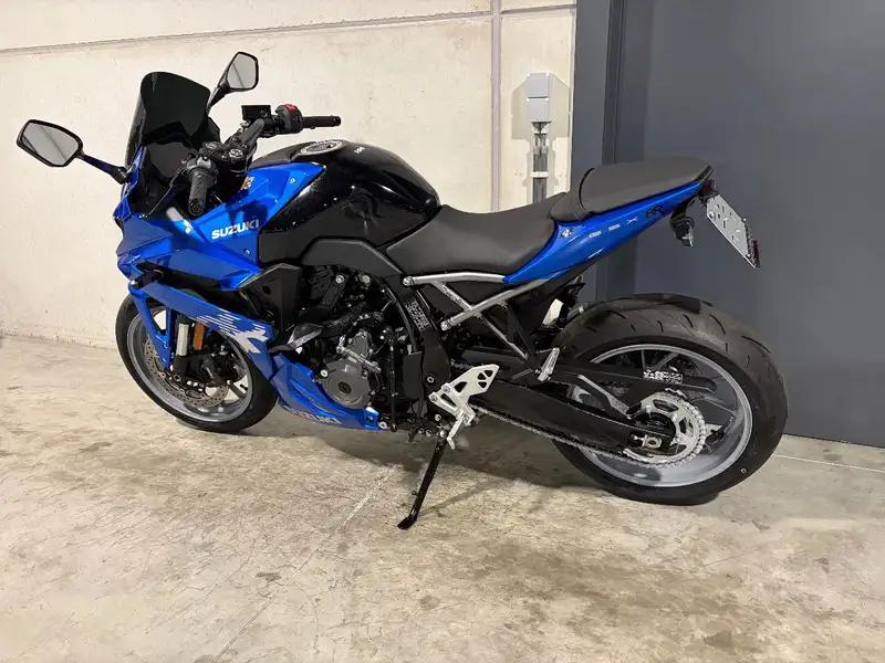 Suzuki GSX 8R - foto 6