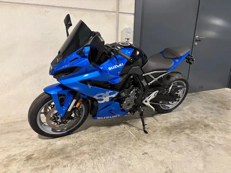 Suzuki GSX 8R - foto 4