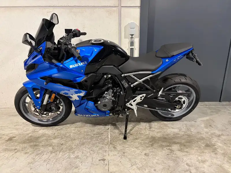 Suzuki GSX 8R - foto 5