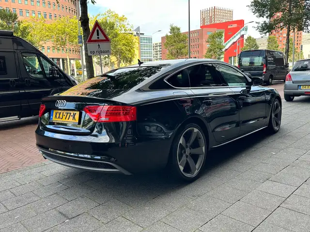 Audi A5 view 3