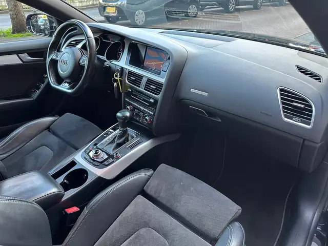 Audi A5 view 11