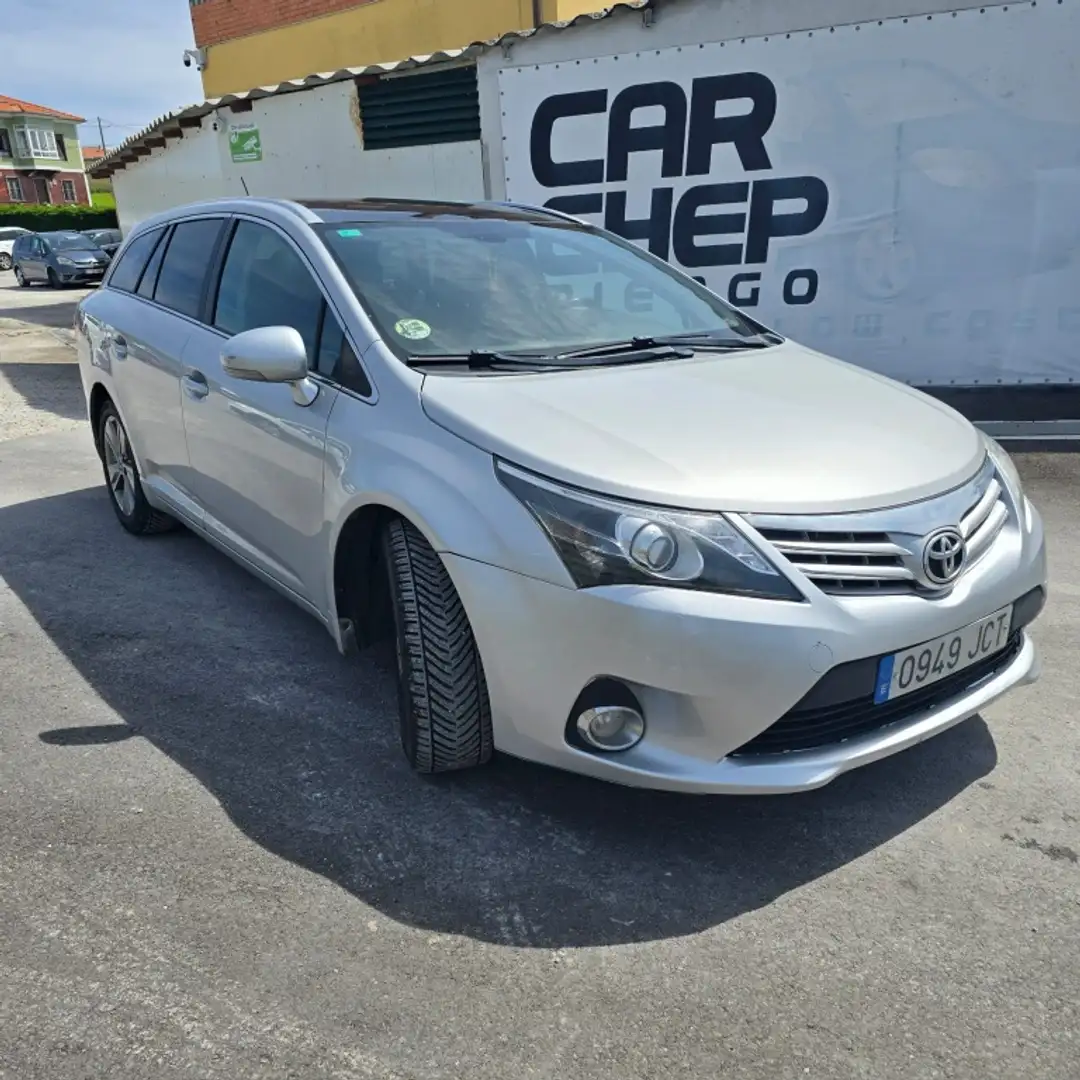 Toyota Avensis TS 150D Advance Grau - 2
