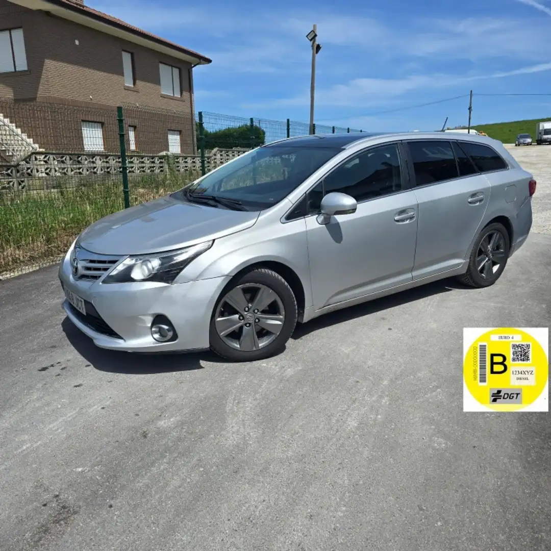 Toyota Avensis TS 150D Advance Grau - 1