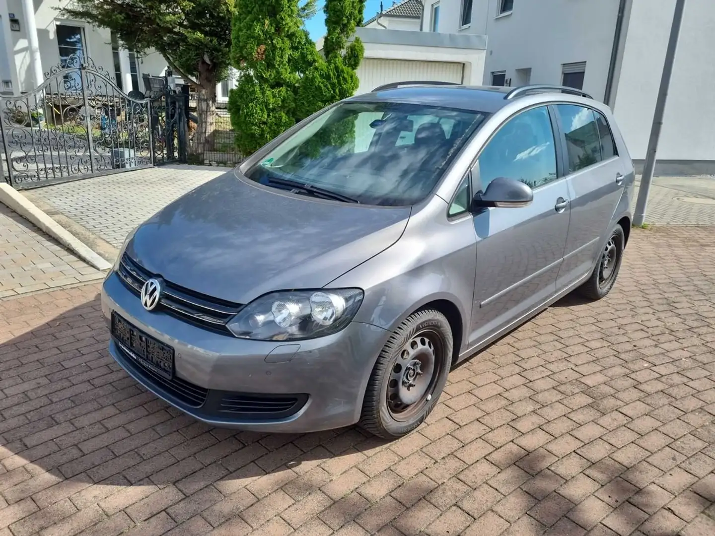 Volkswagen Golf Plus Golf Plus 2.0 TDI aus 3.Hand mit 149.752 KM Grau - 2