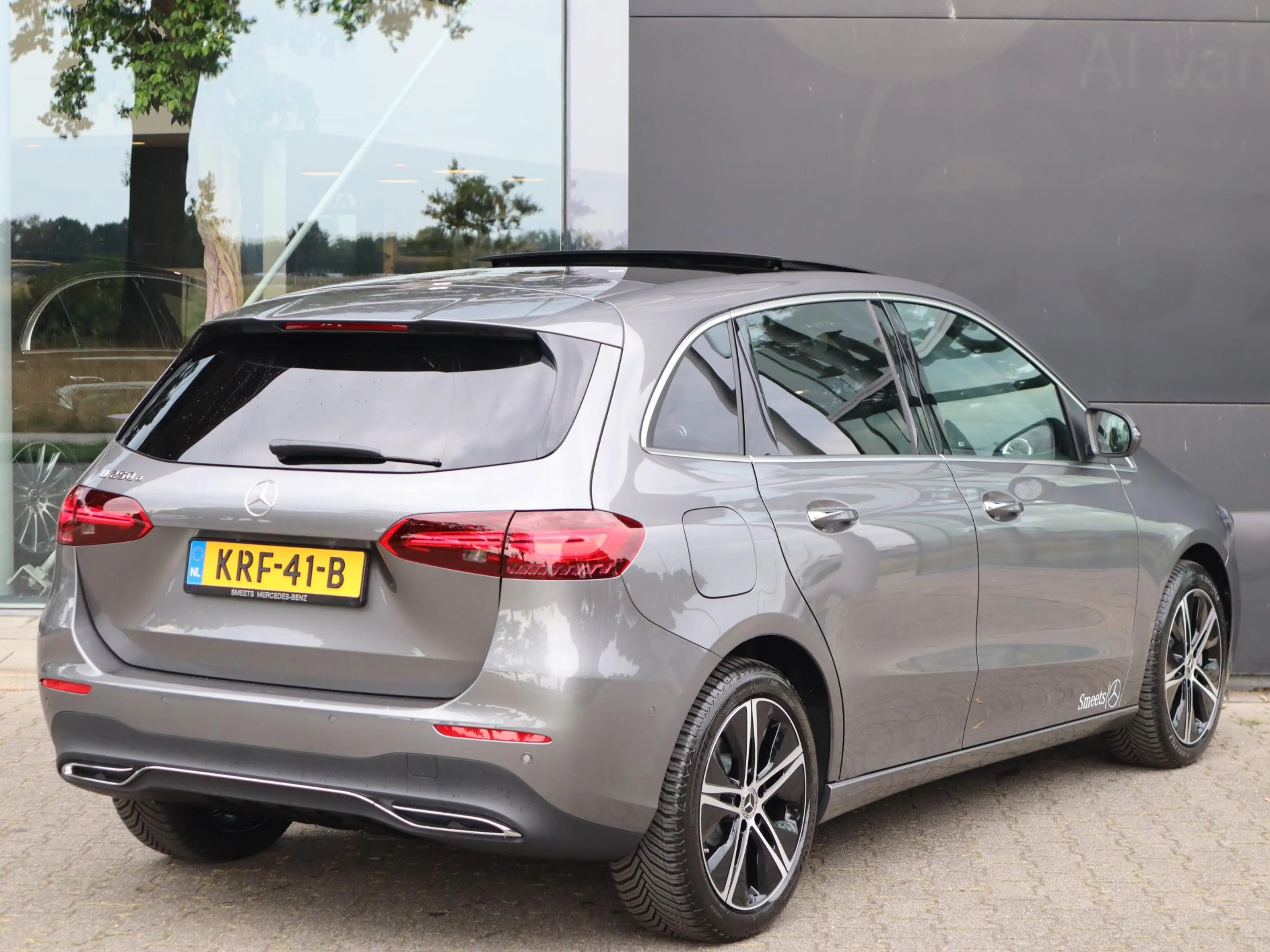 Mercedes-Benz B 250 e Business Solution Luxury Line — photo 2