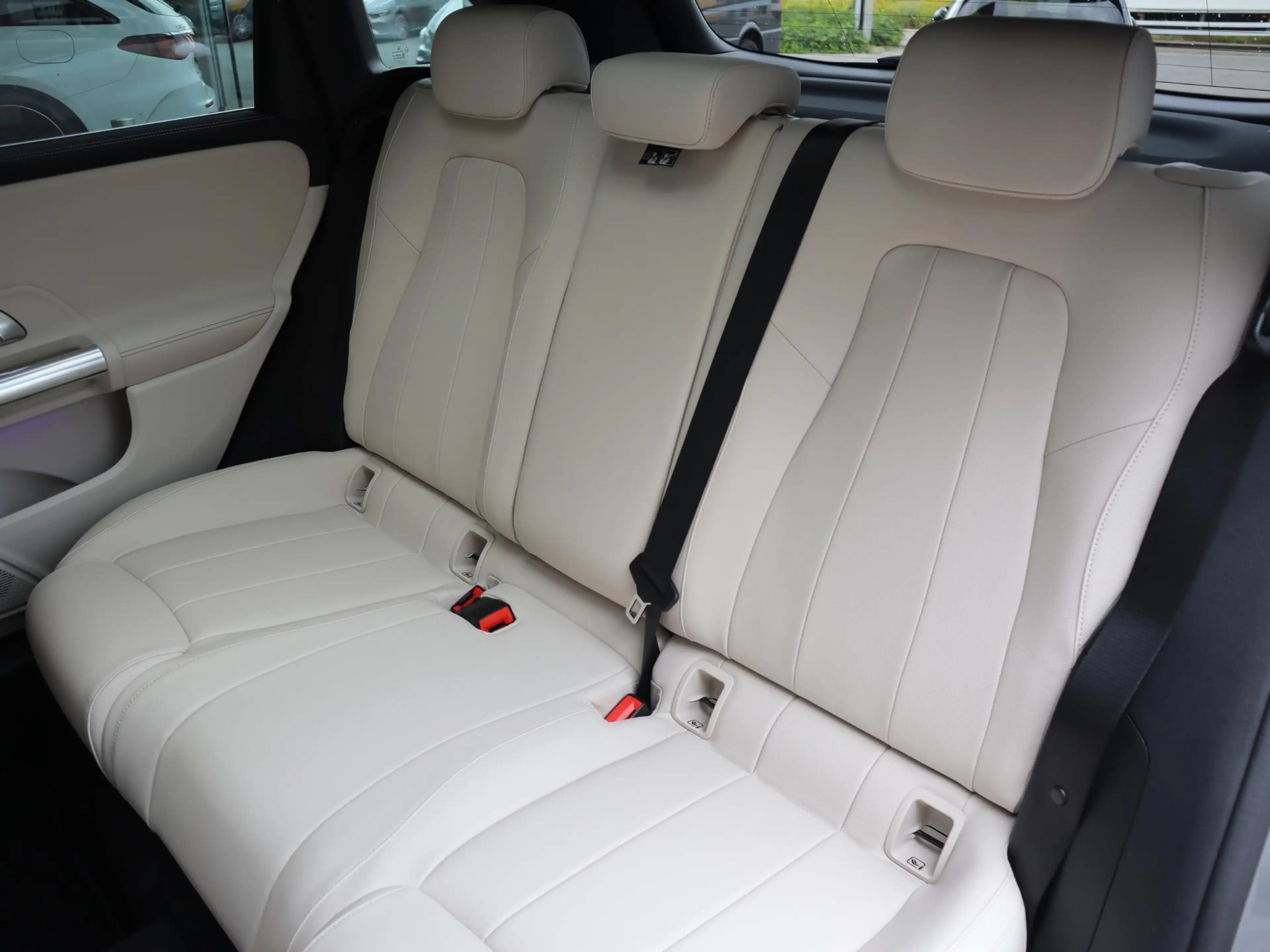 Mercedes-Benz B 250 e Business Solution Luxury Line — photo 14