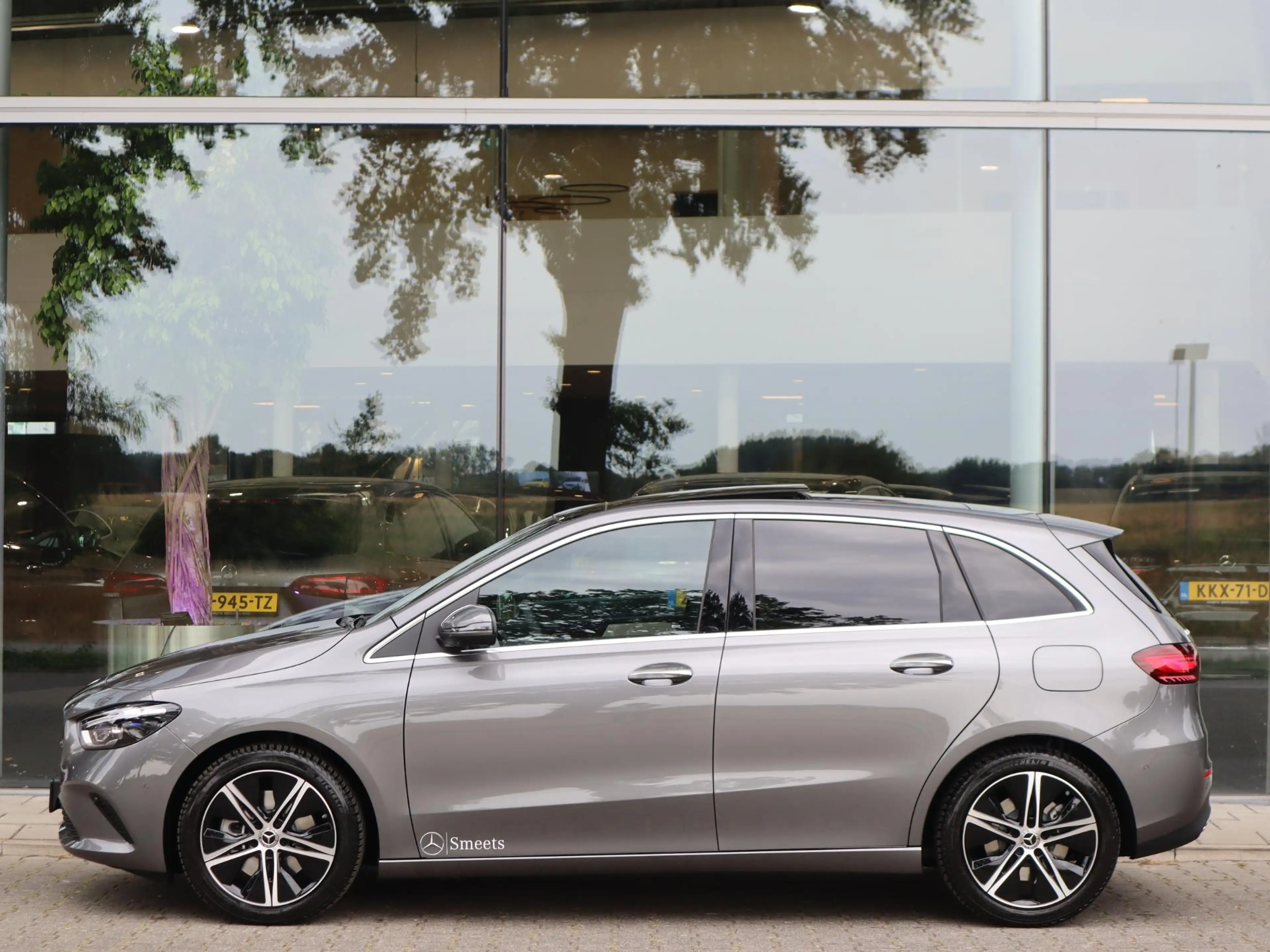 Mercedes-Benz B 250 e Business Solution Luxury Line — photo 4