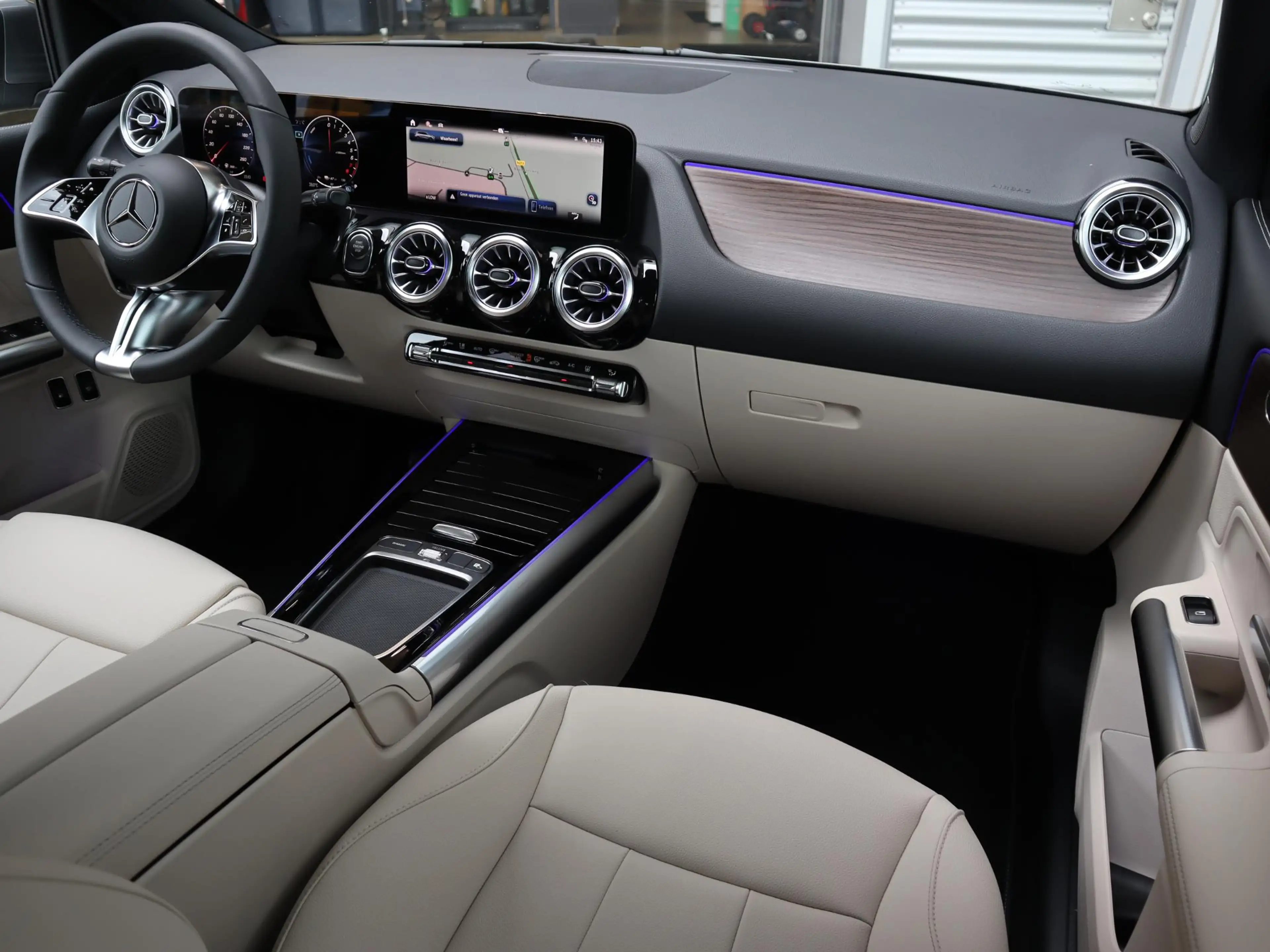 Mercedes-Benz B 250 e Business Solution Luxury Line — photo 3