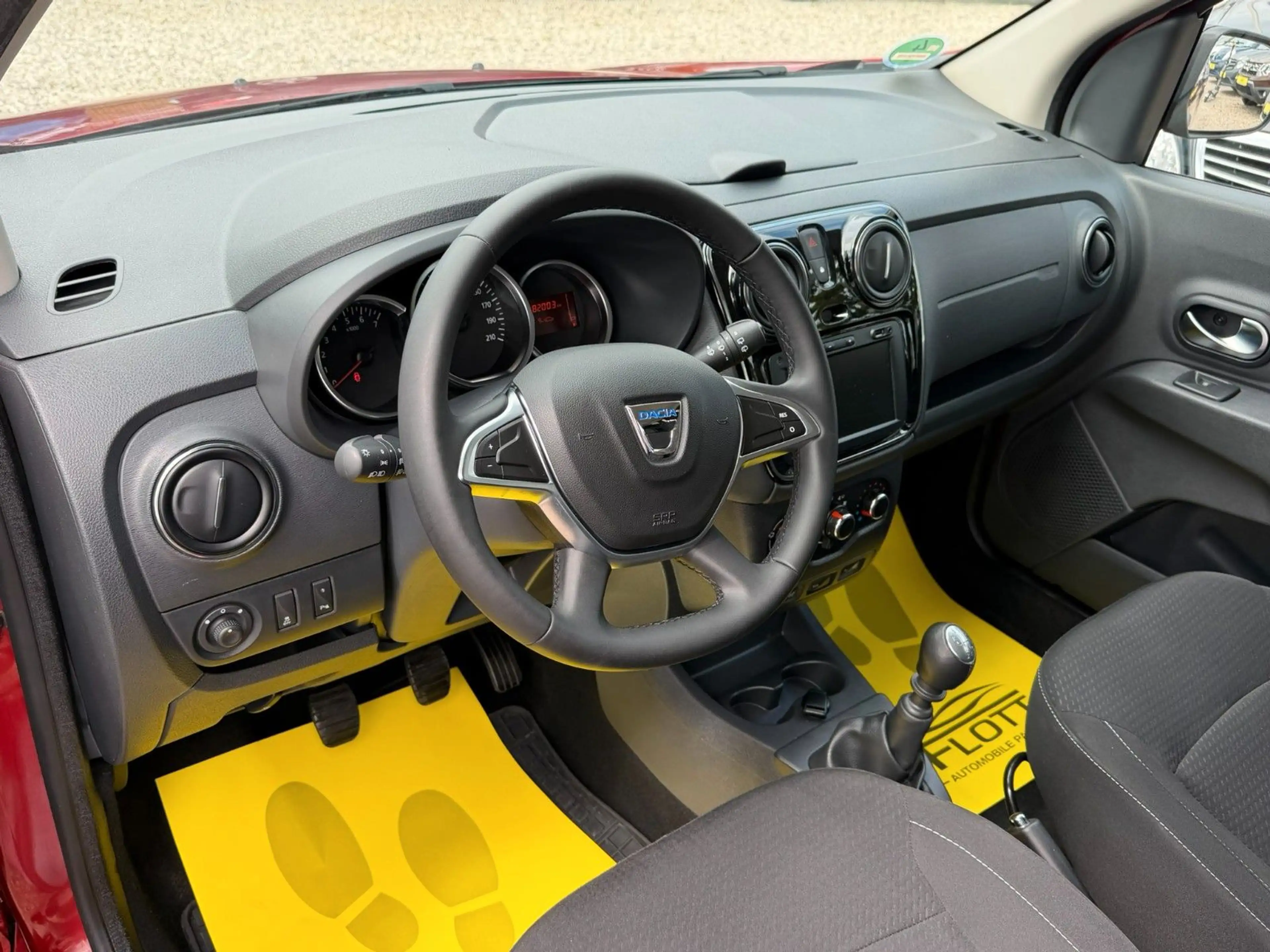 Dacia Lodgy Comfort *2.HD*Klima*Navi* TÜV Neu — photo 11