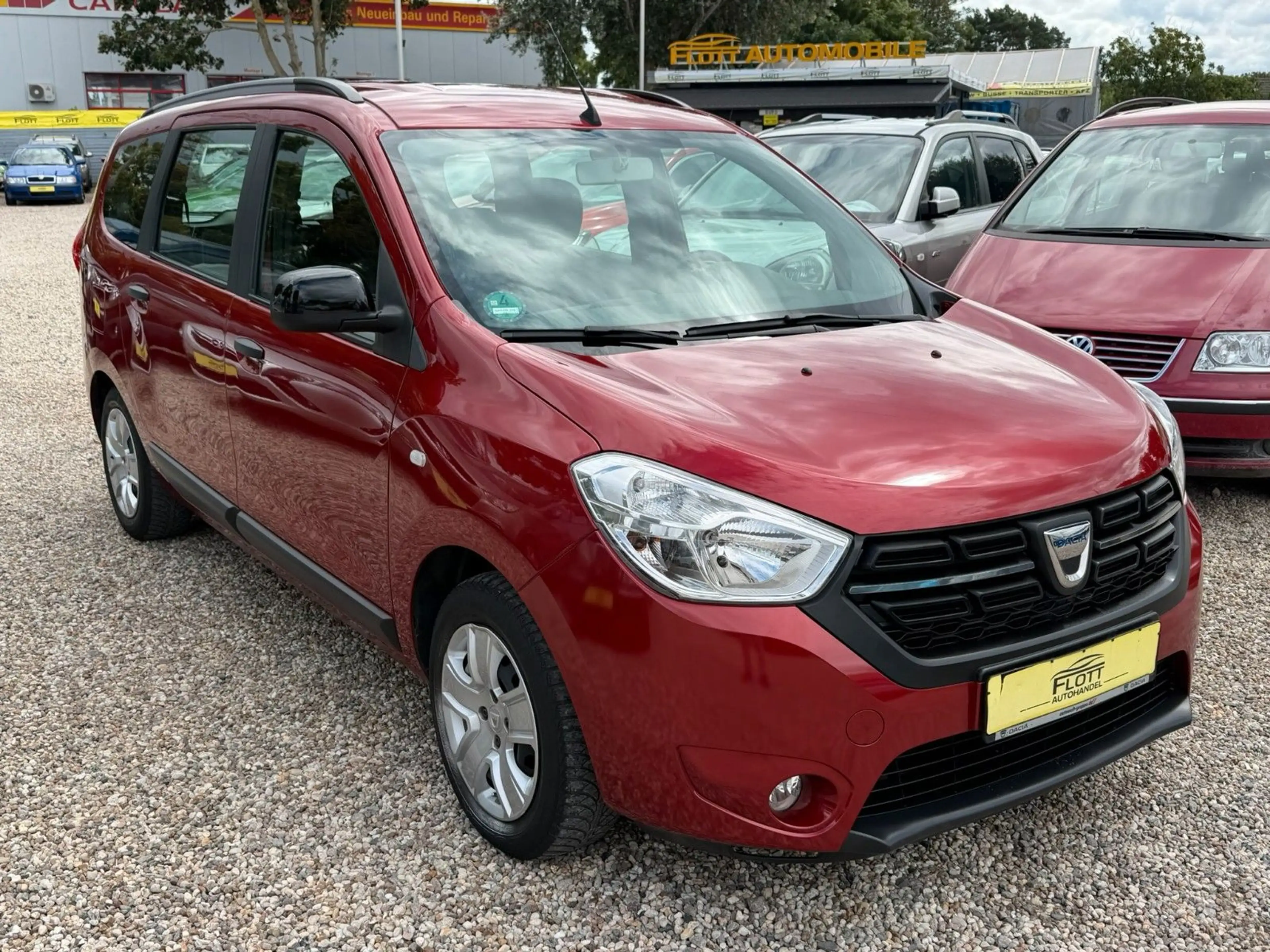 Dacia Lodgy Comfort *2.HD*Klima*Navi* TÜV Neu — photo 2
