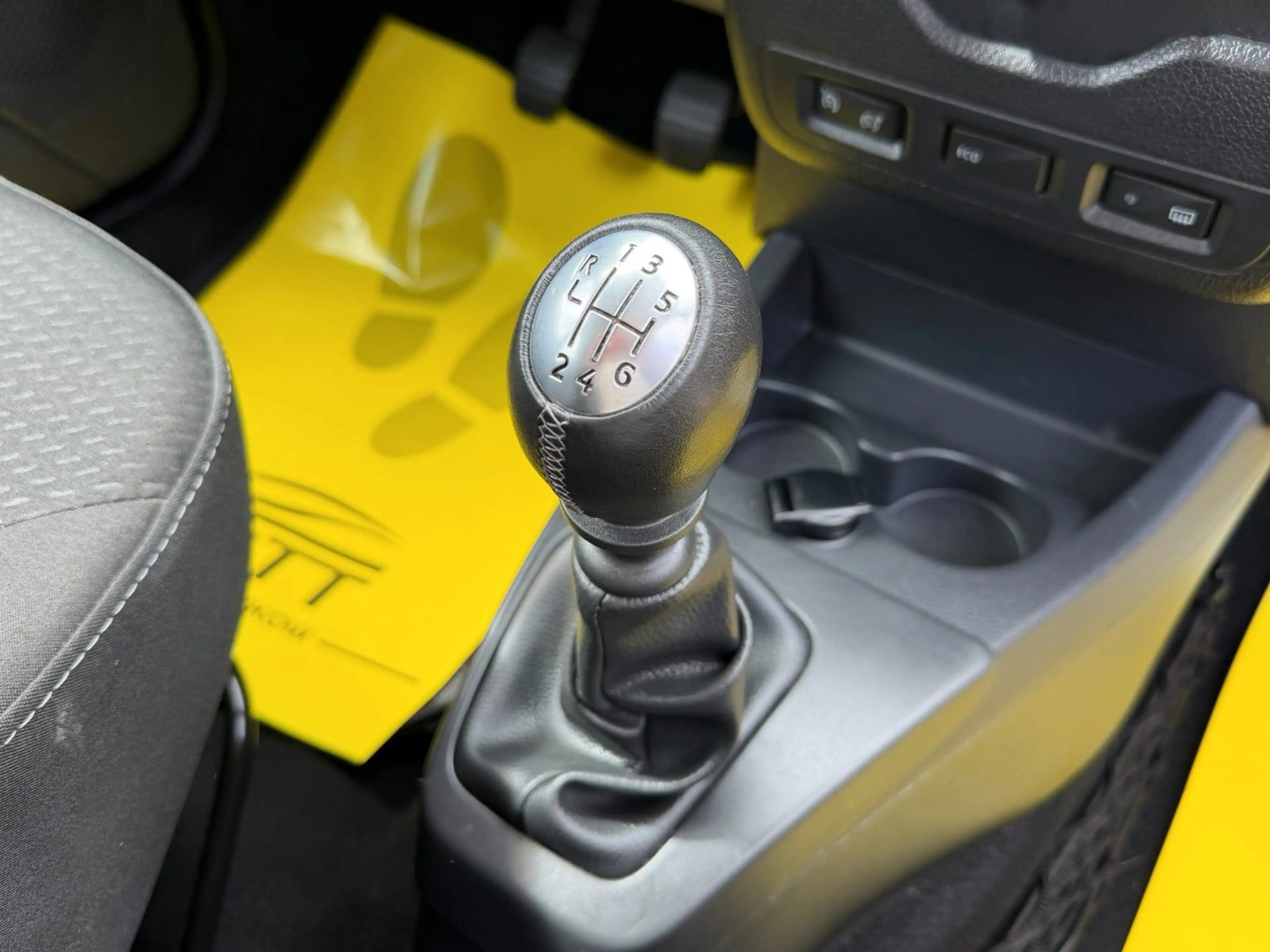 Dacia Lodgy Comfort *2.HD*Klima*Navi* TÜV Neu — photo 14