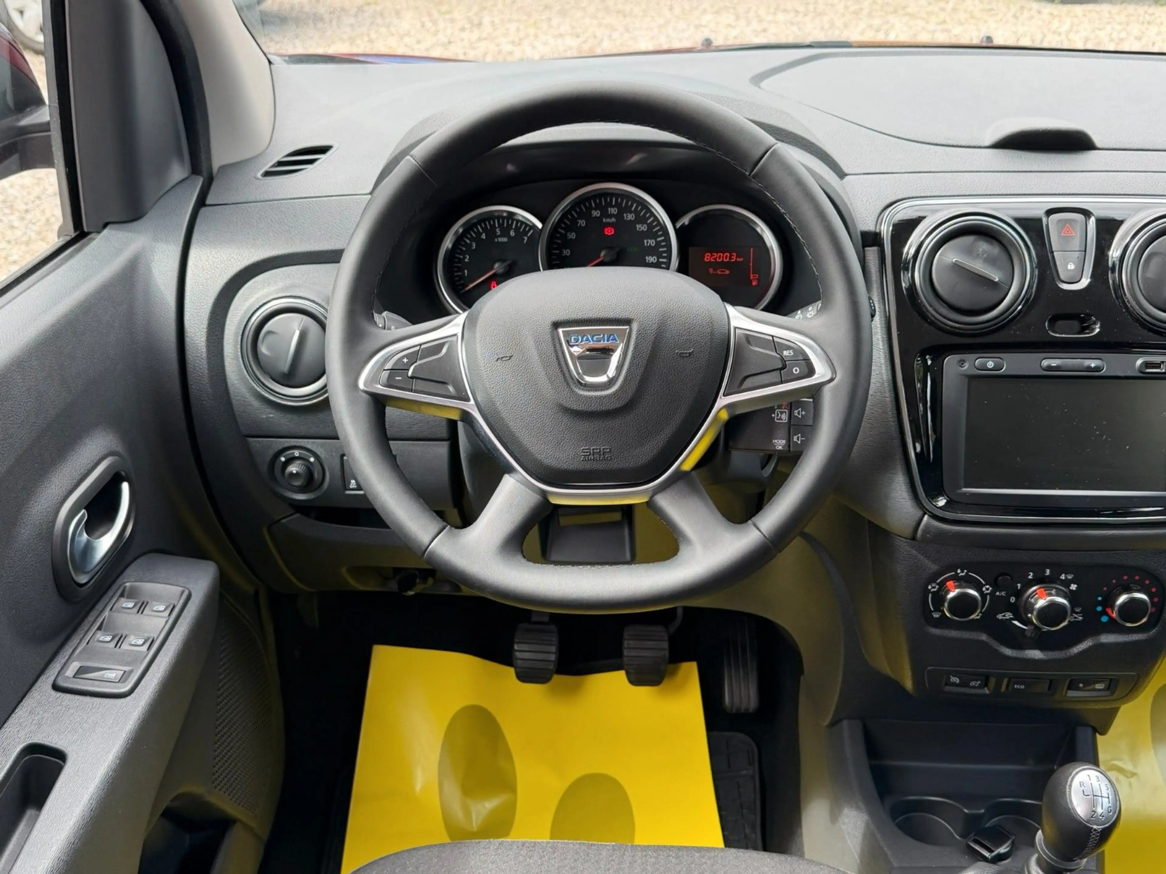 Dacia Lodgy Comfort *2.HD*Klima*Navi* TÜV Neu — photo 13