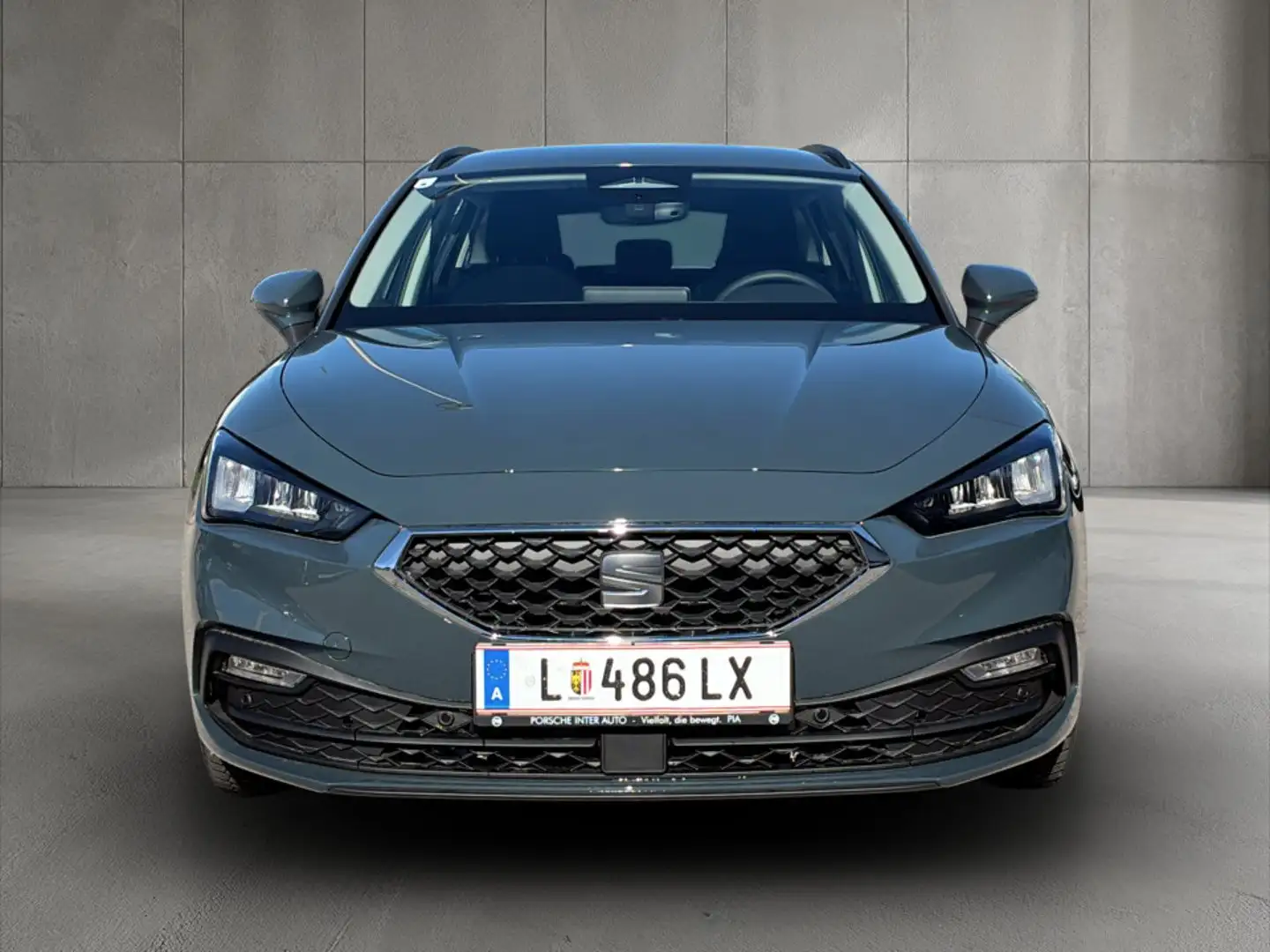 SEAT Leon Style Edition 1.5 eTSI DSG Blau - 2