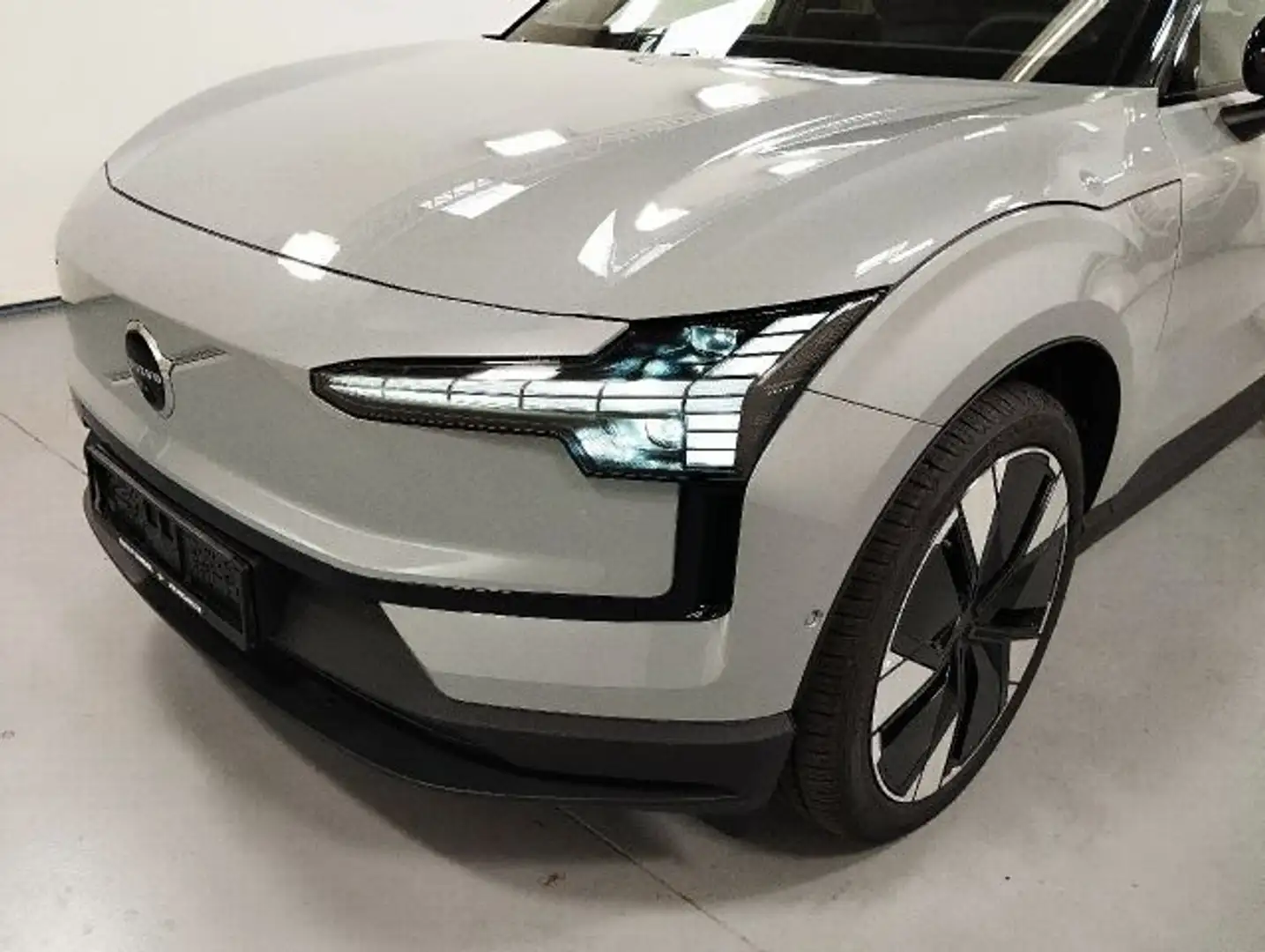 Volvo EX30 Twin Motor Performance AWD 69kWh Ultra NP 55.470.- Grau - 2