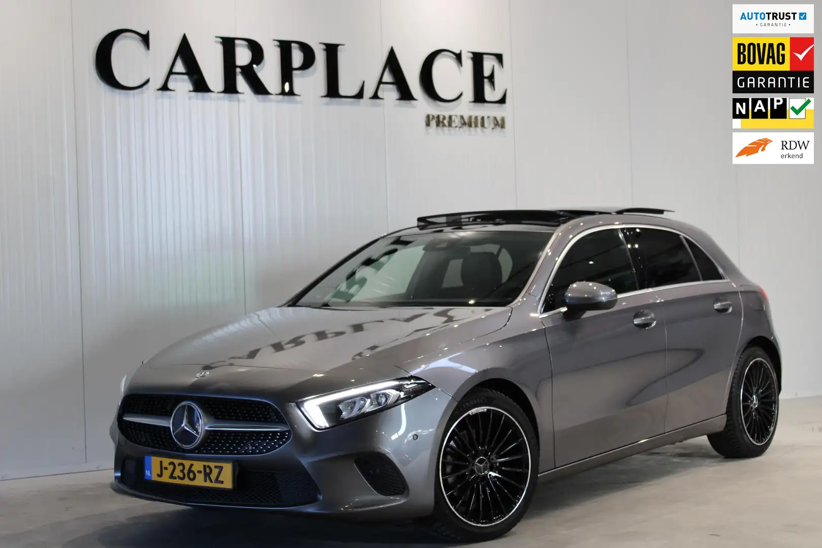 Mercedes-Benz A 200 Business Solution AMG Grau - 1