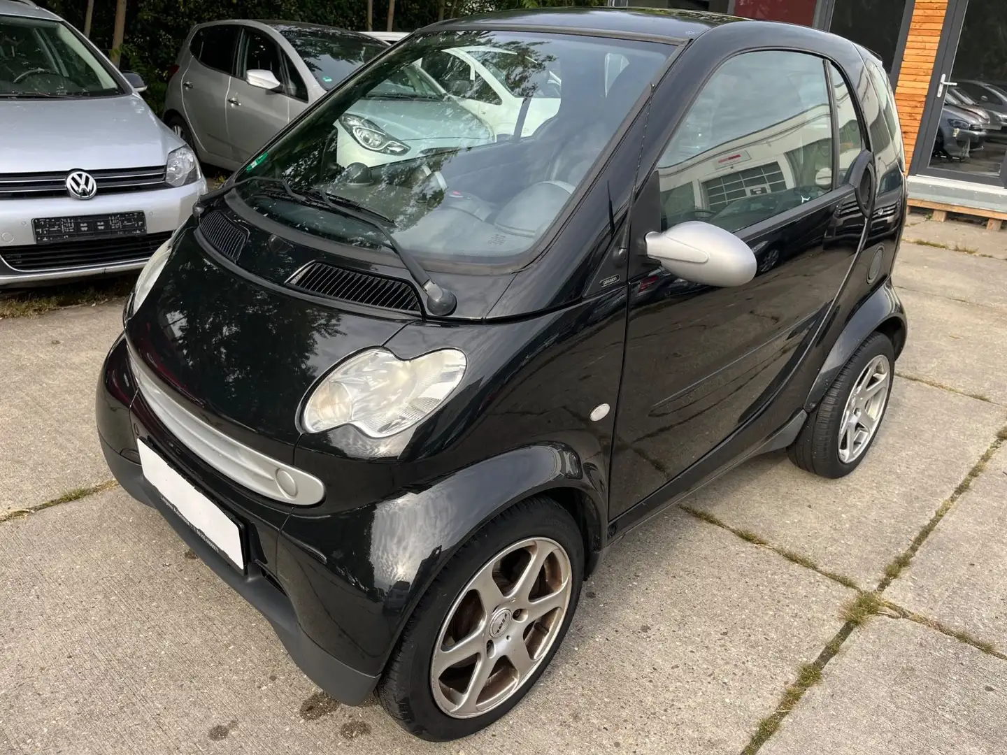 smart forTwo fortwo coupe Basis Schwarz - 1